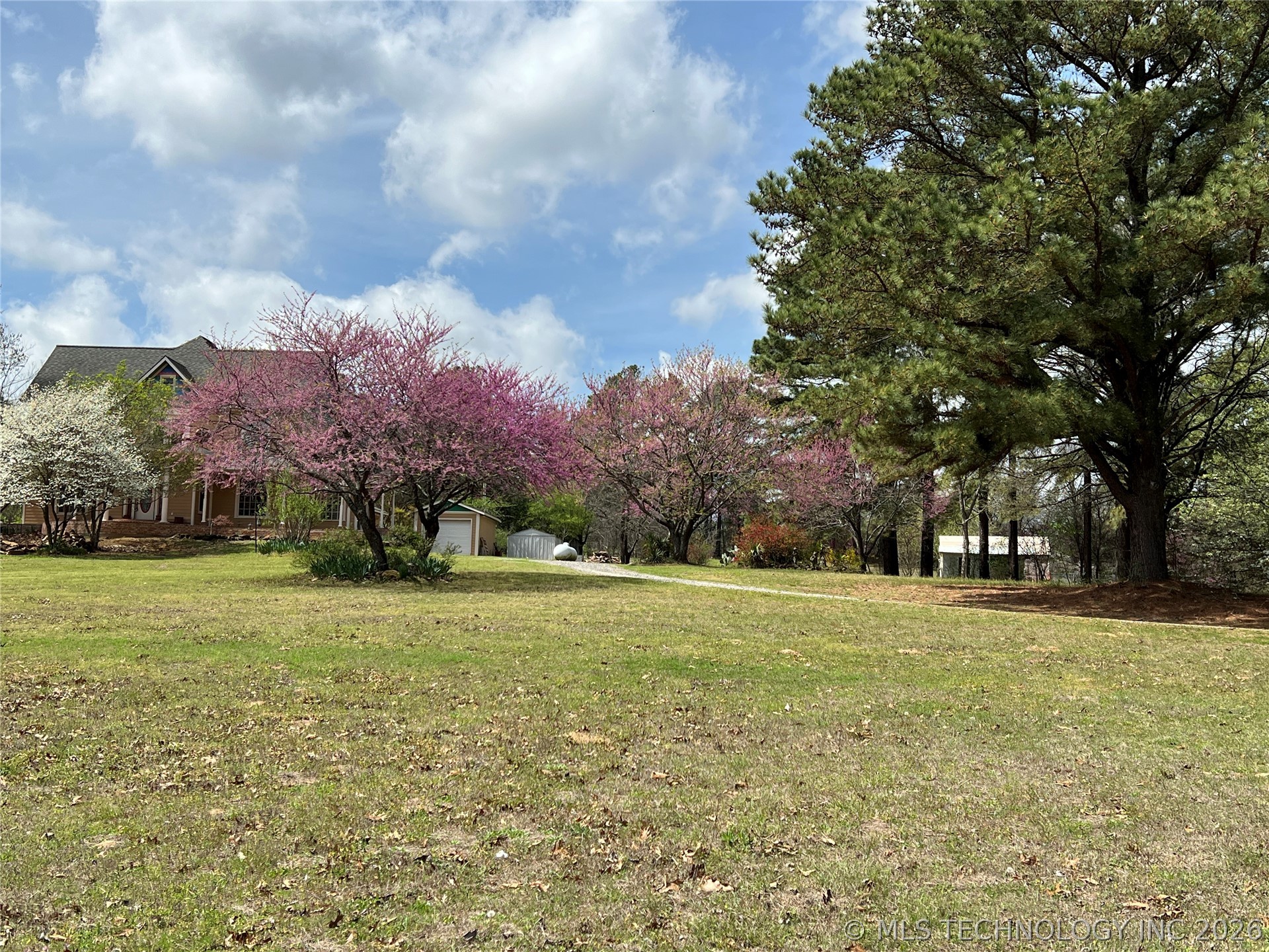 3075 Sawmill Property Photo 38