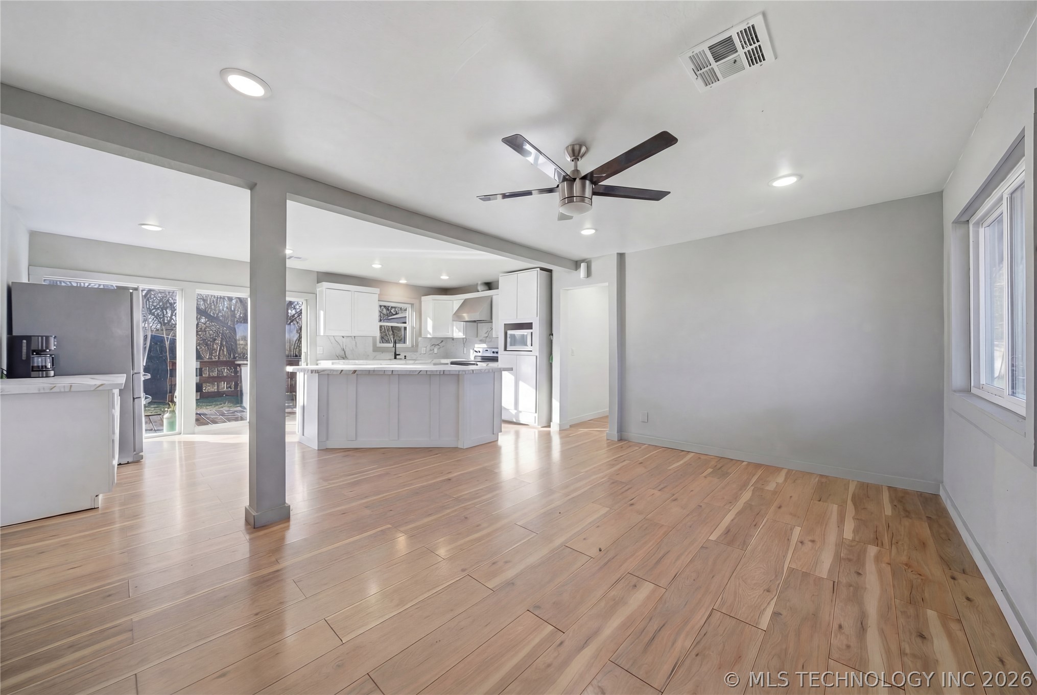 14710 W Line Street Property Photo 8