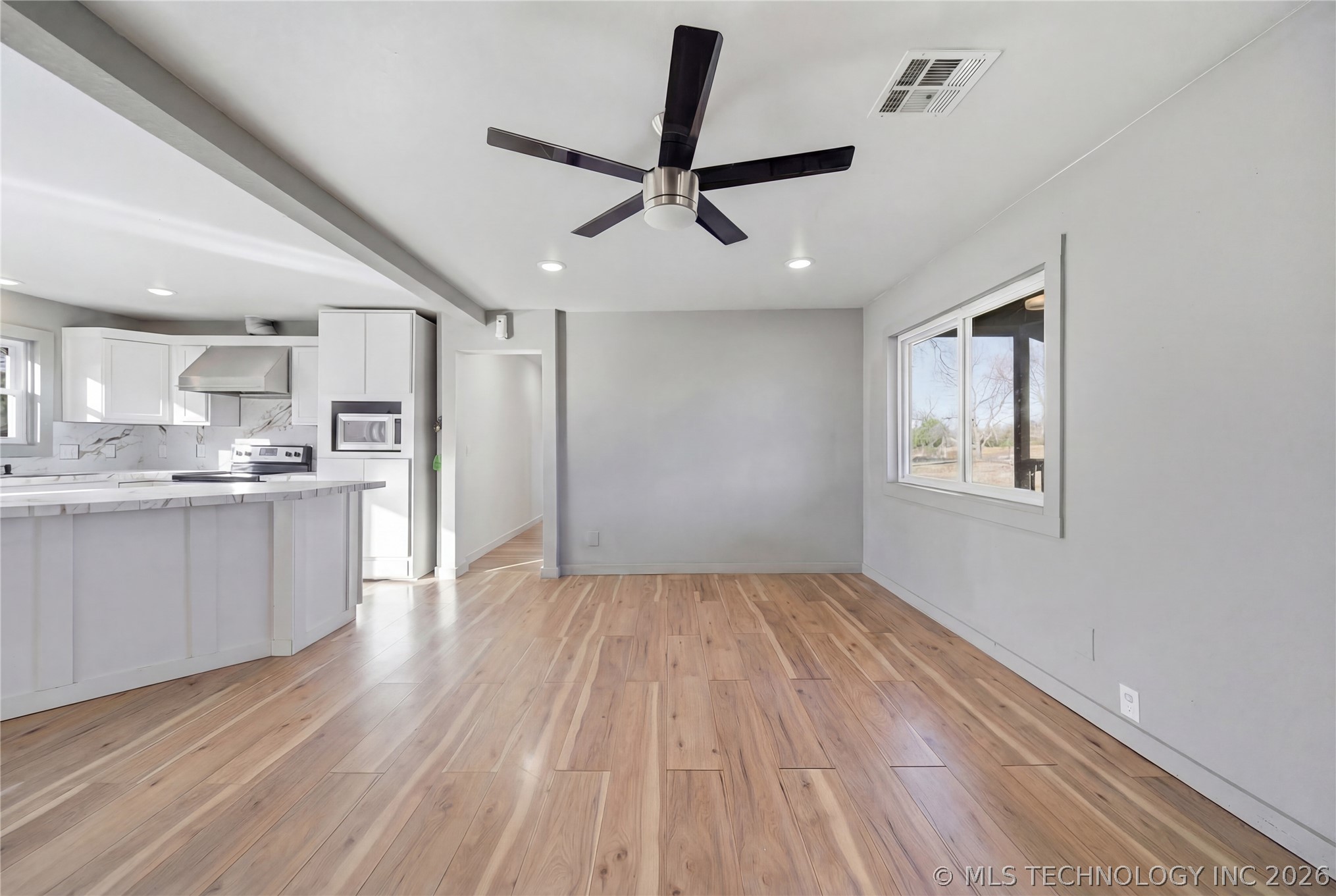 14710 W Line Street Property Photo 9