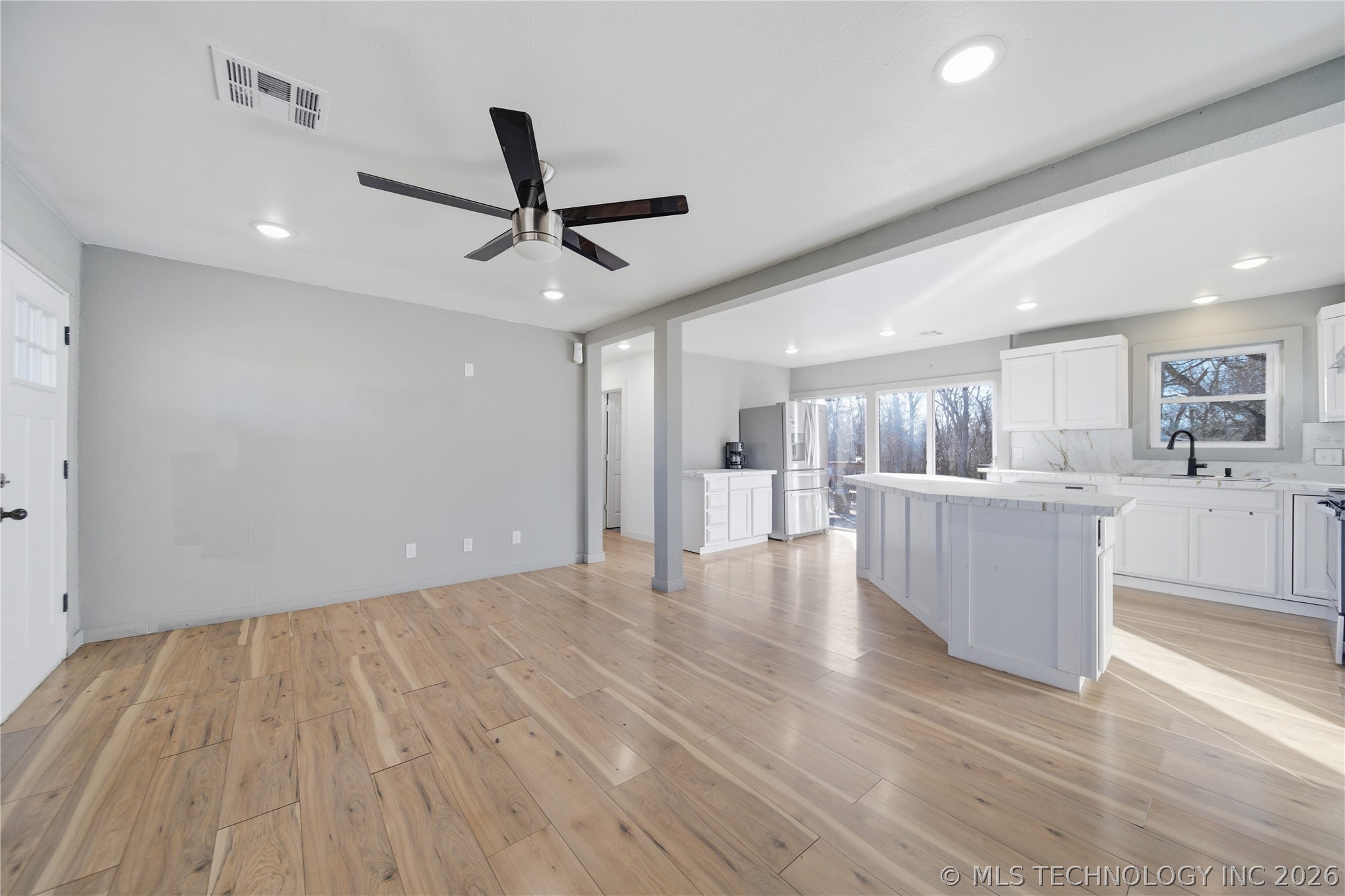 14710 W Line Street Property Photo 11