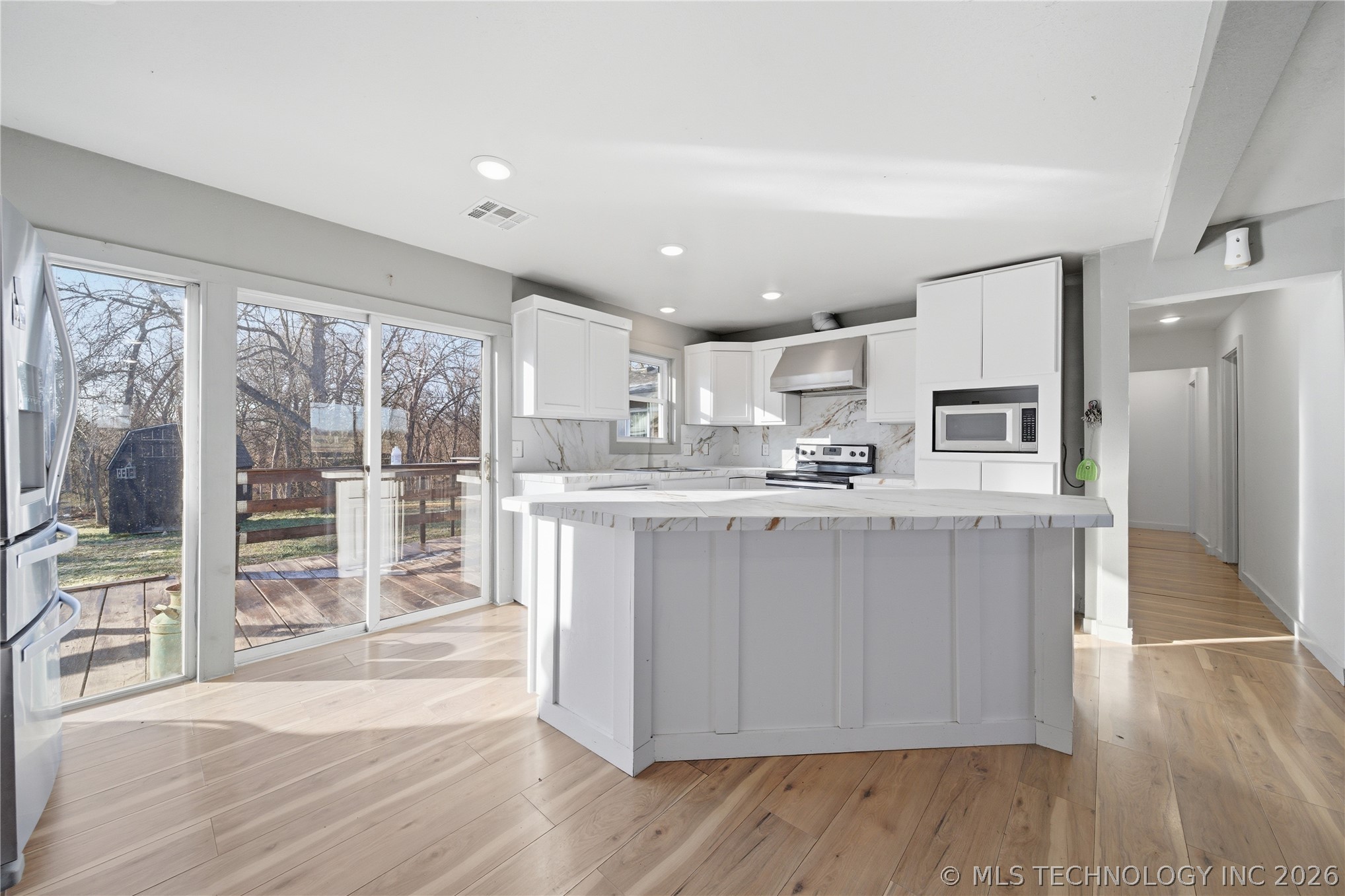 14710 W Line Street Property Photo 14