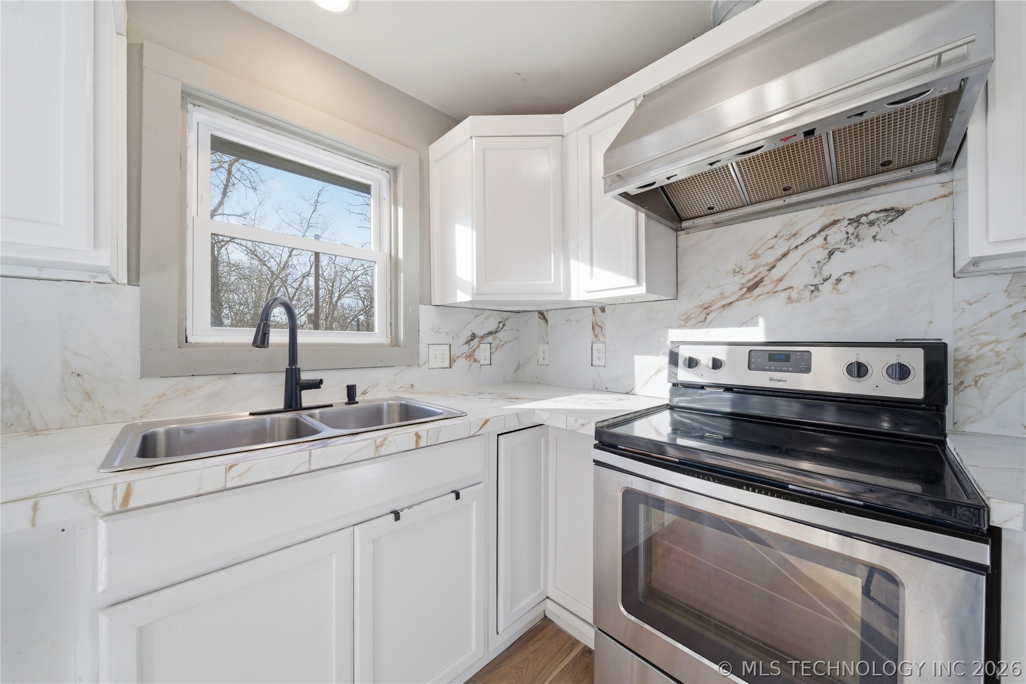 14710 W Line Street Property Photo 16