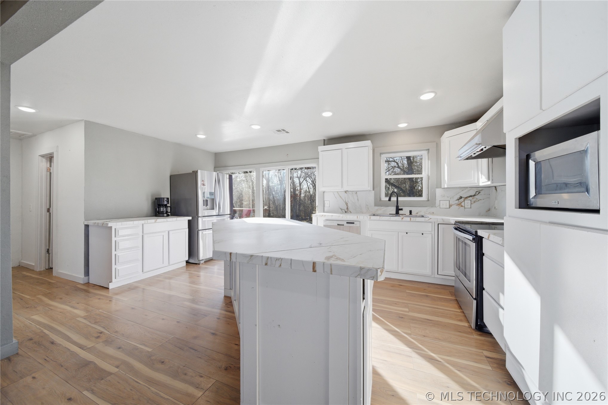 14710 W Line Street Property Photo 17