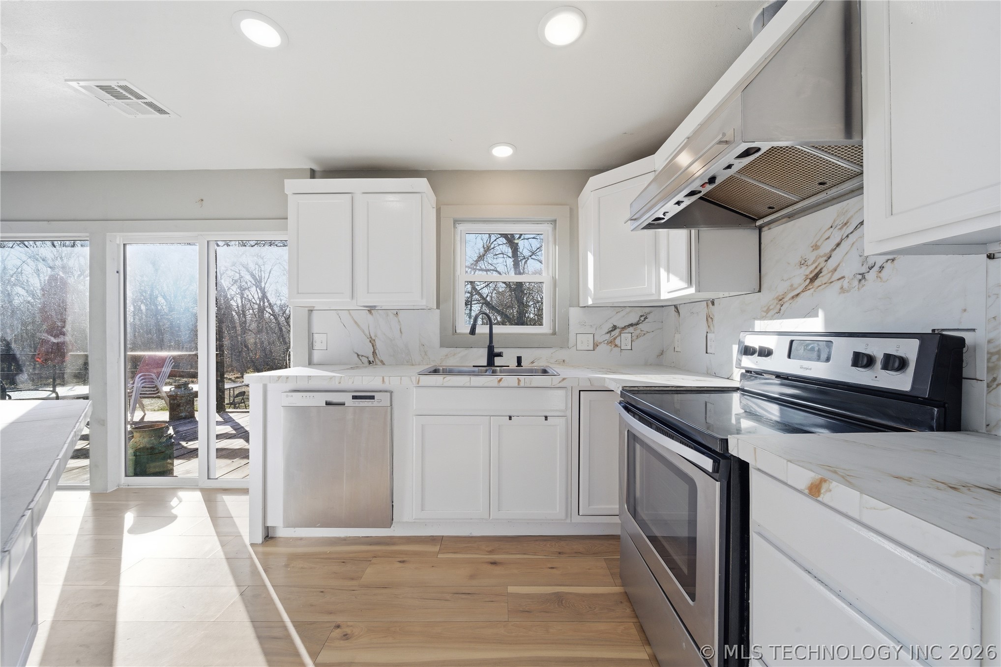 14710 W Line Street Property Photo 18
