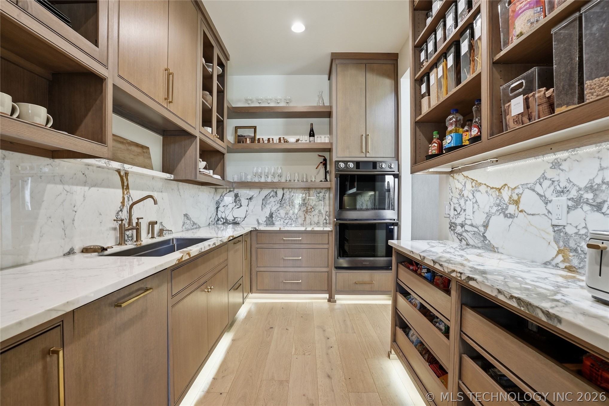 605 E Florence Street Property Photo 24