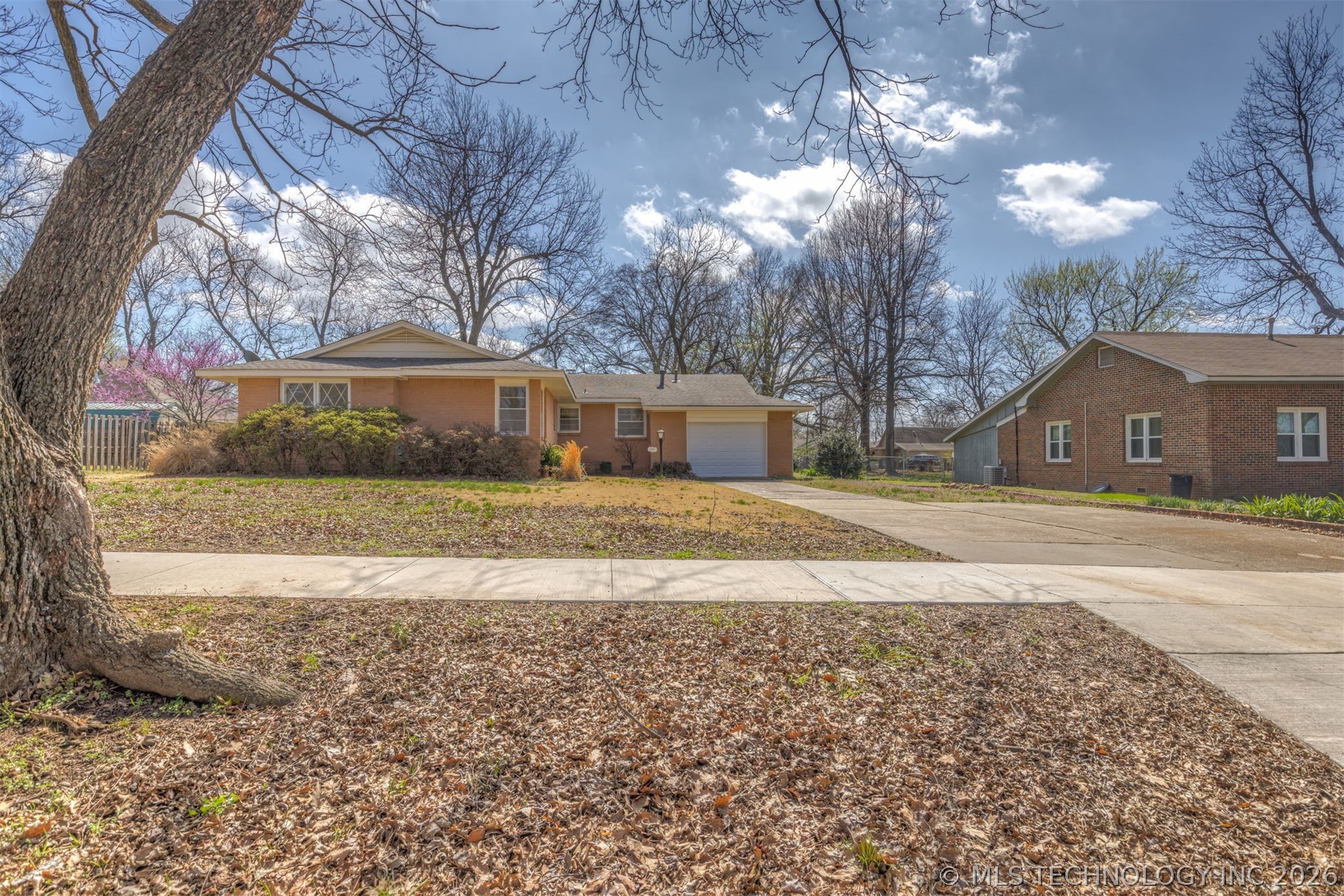 2608152 Property Photo 2