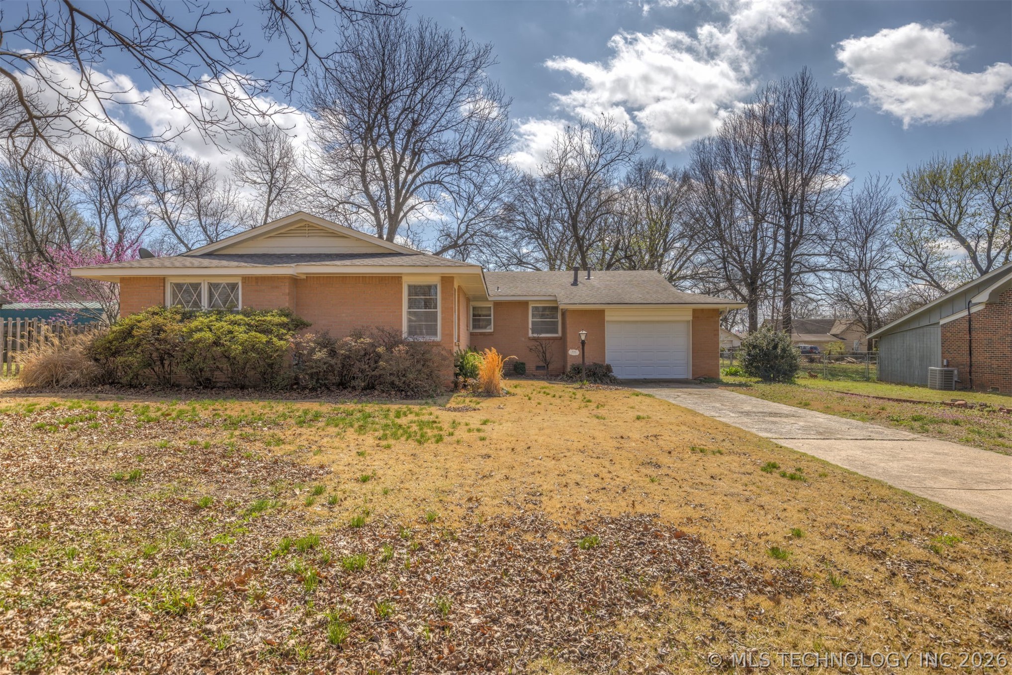 2608152 Property Photo 3