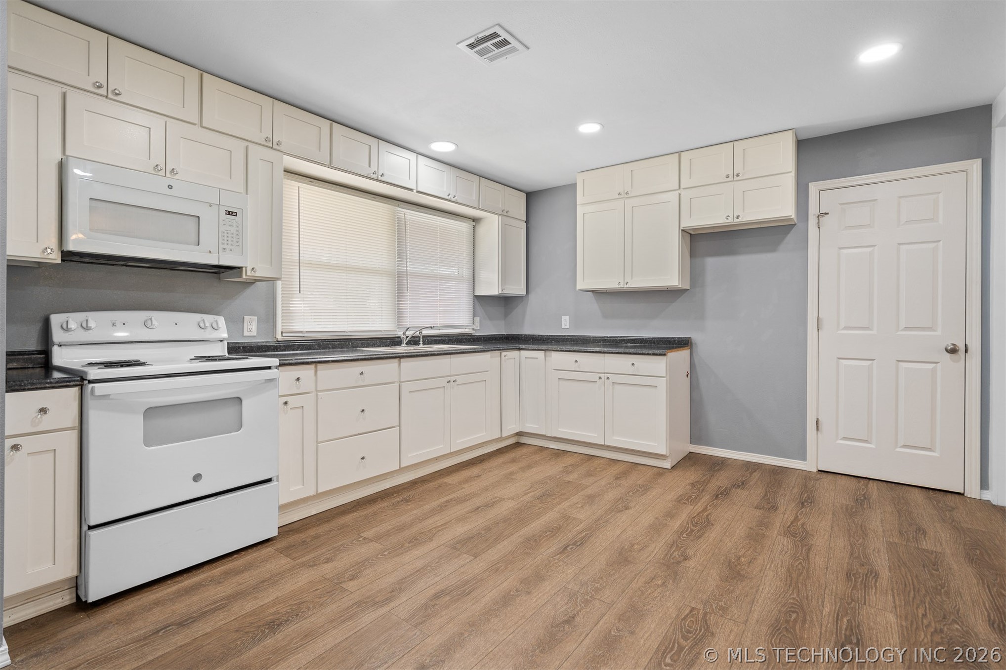 1908 Choctaw Avenue Property Photo 8