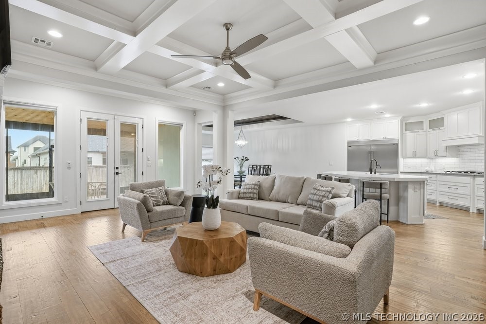 12015 S Urbana Avenue Property Photo 10