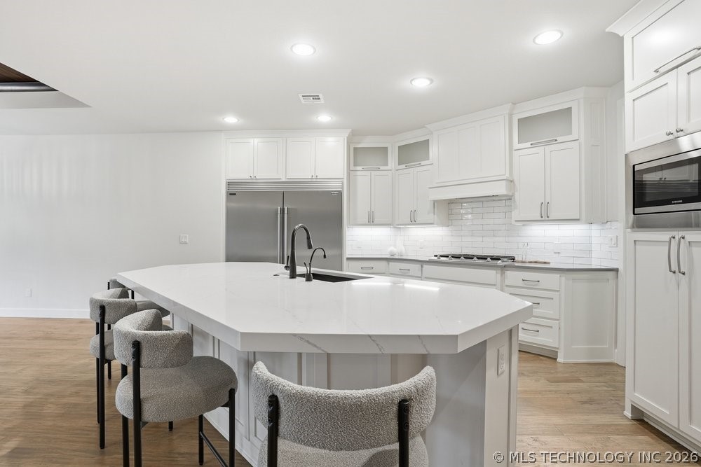 12015 S Urbana Avenue Property Photo 17