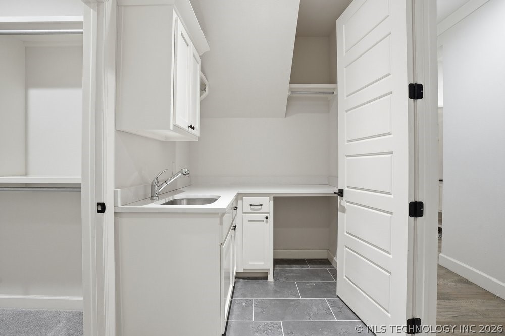 12015 S Urbana Avenue Property Photo 23
