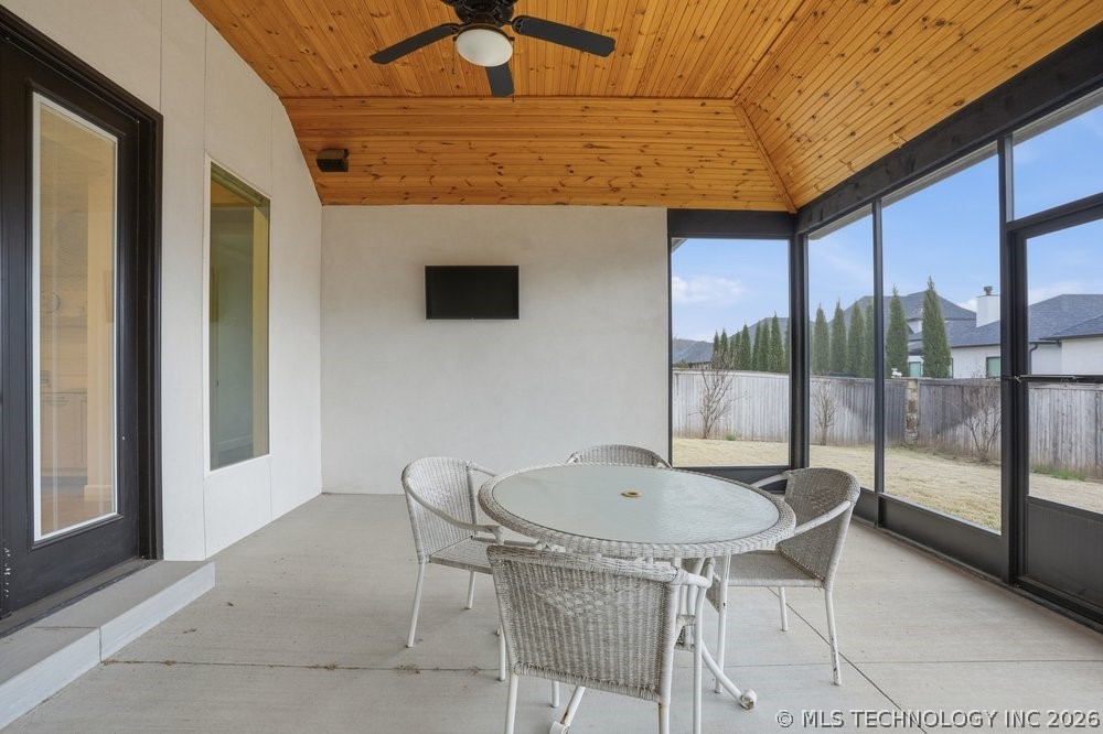 12015 S Urbana Avenue Property Photo 57
