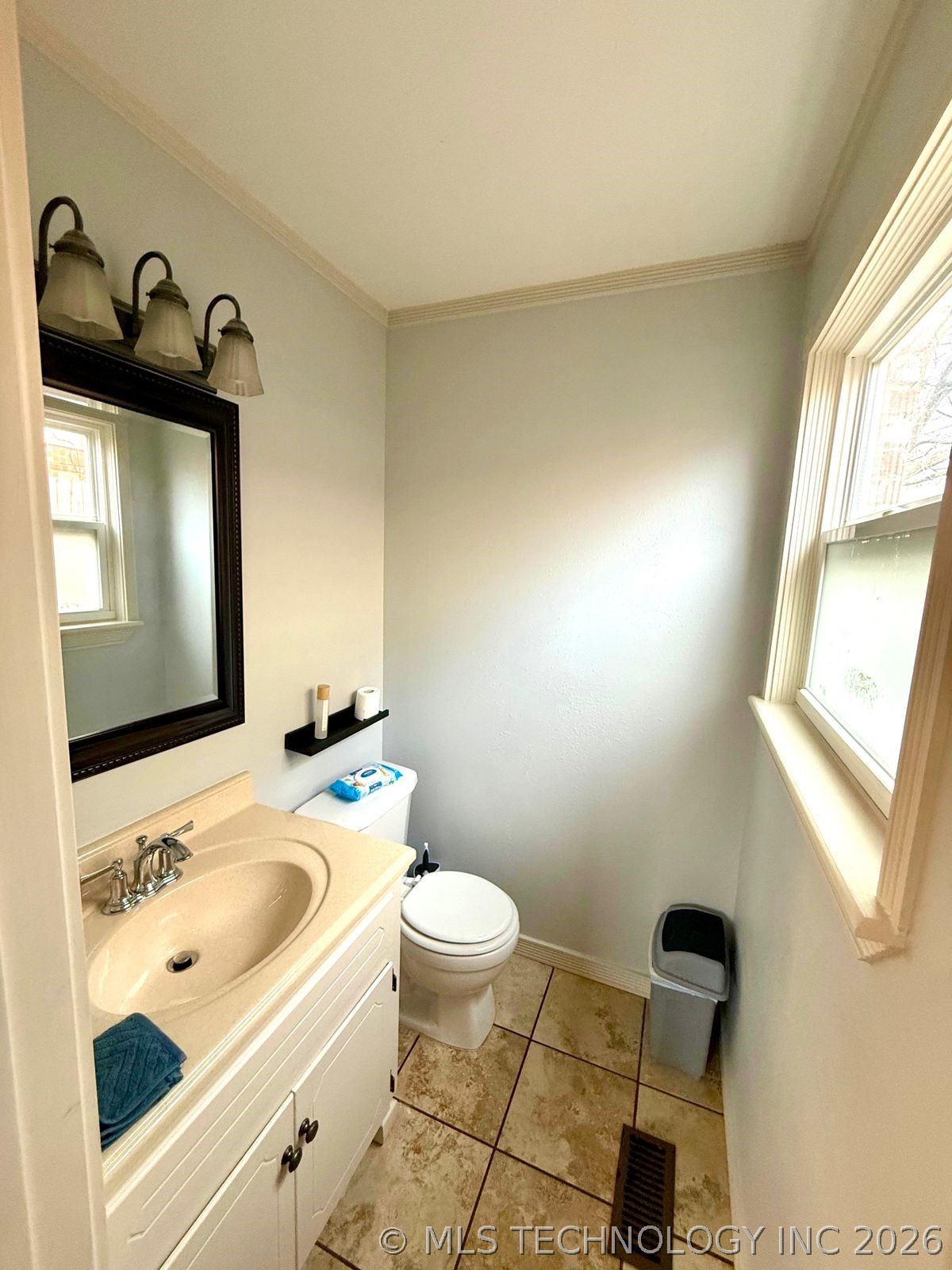 11807 E 15th Street Property Photo 6