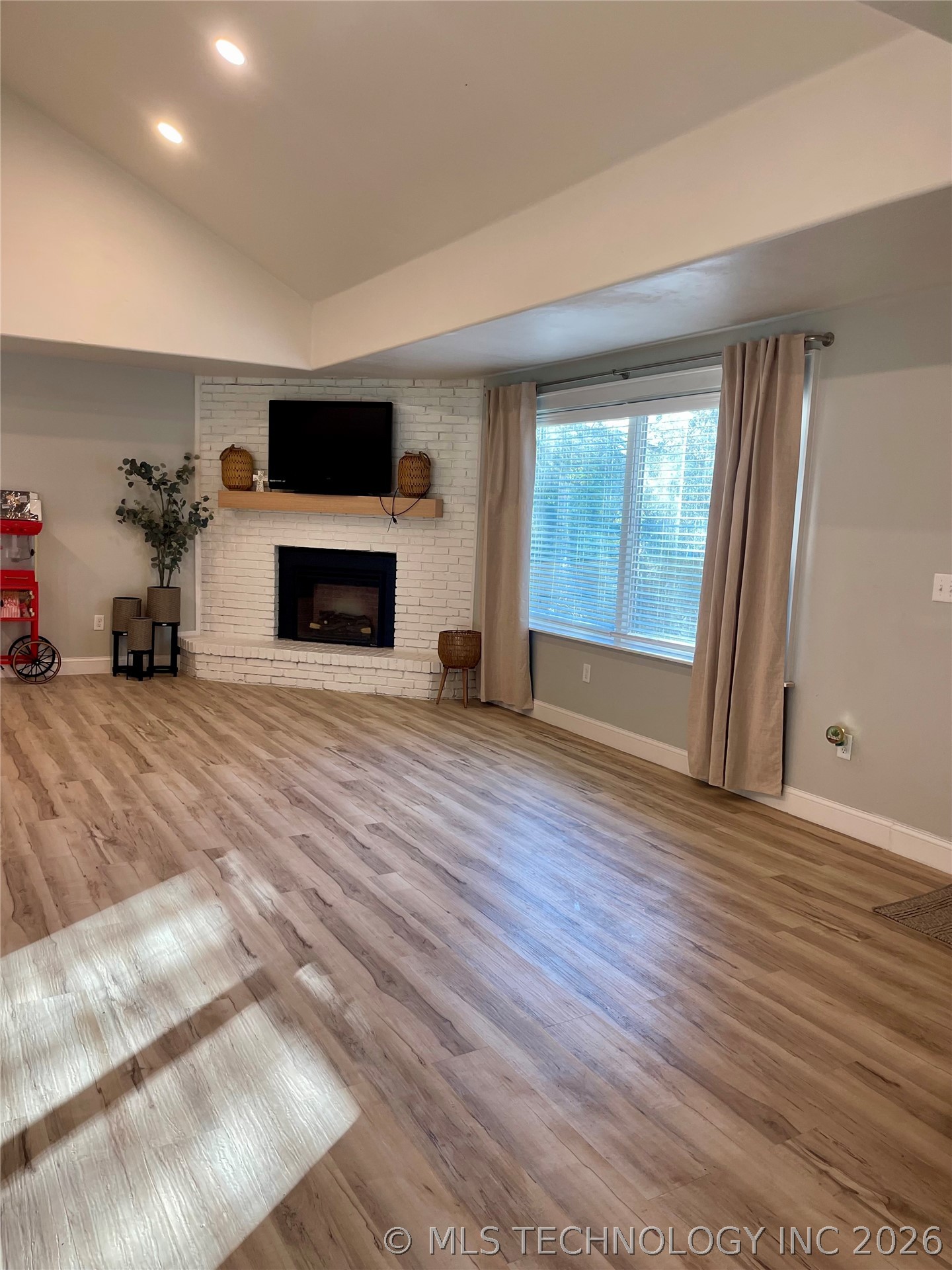 893 Vernon Road Property Photo 13
