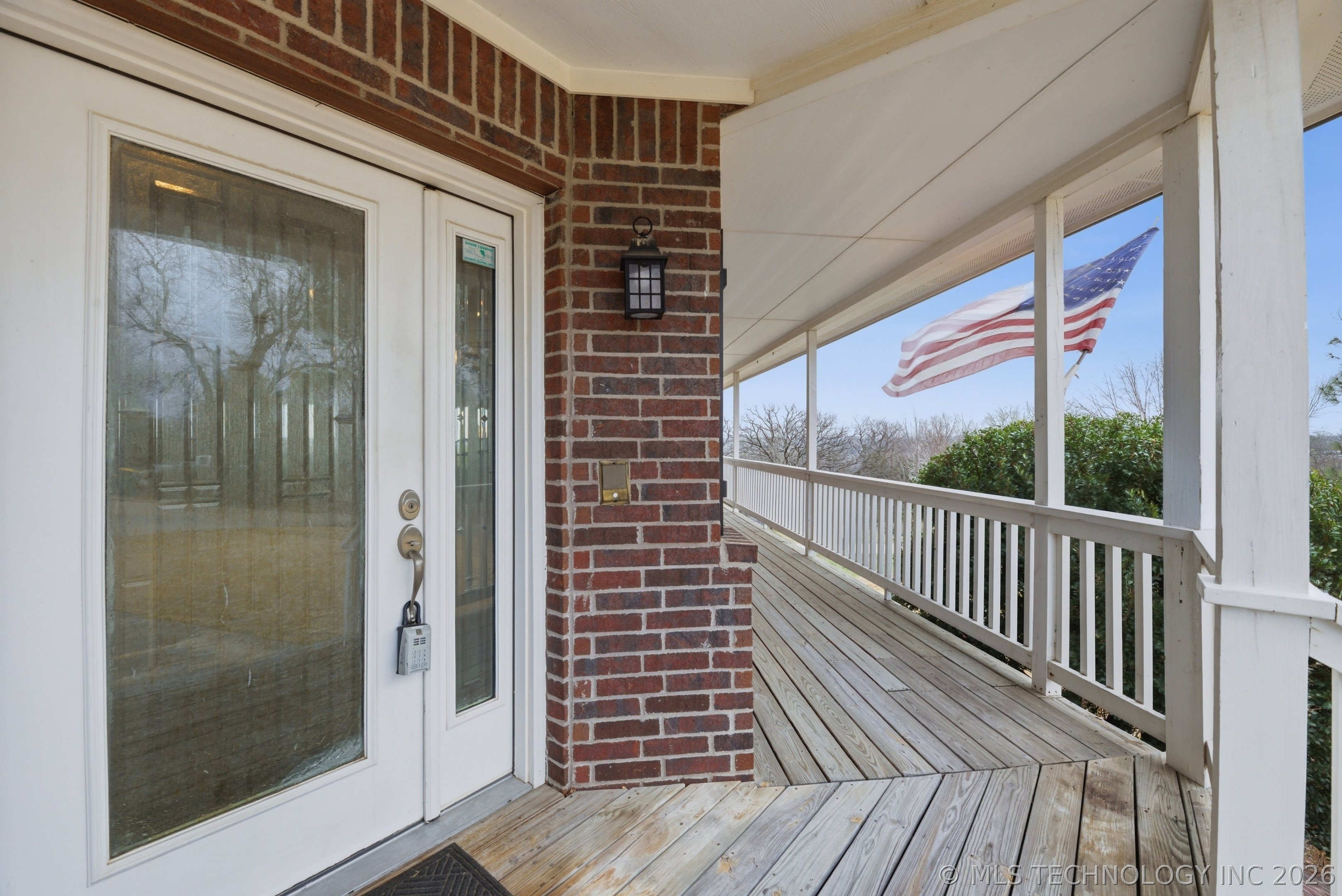 1501 E Fairview Avenue Property Photo 2