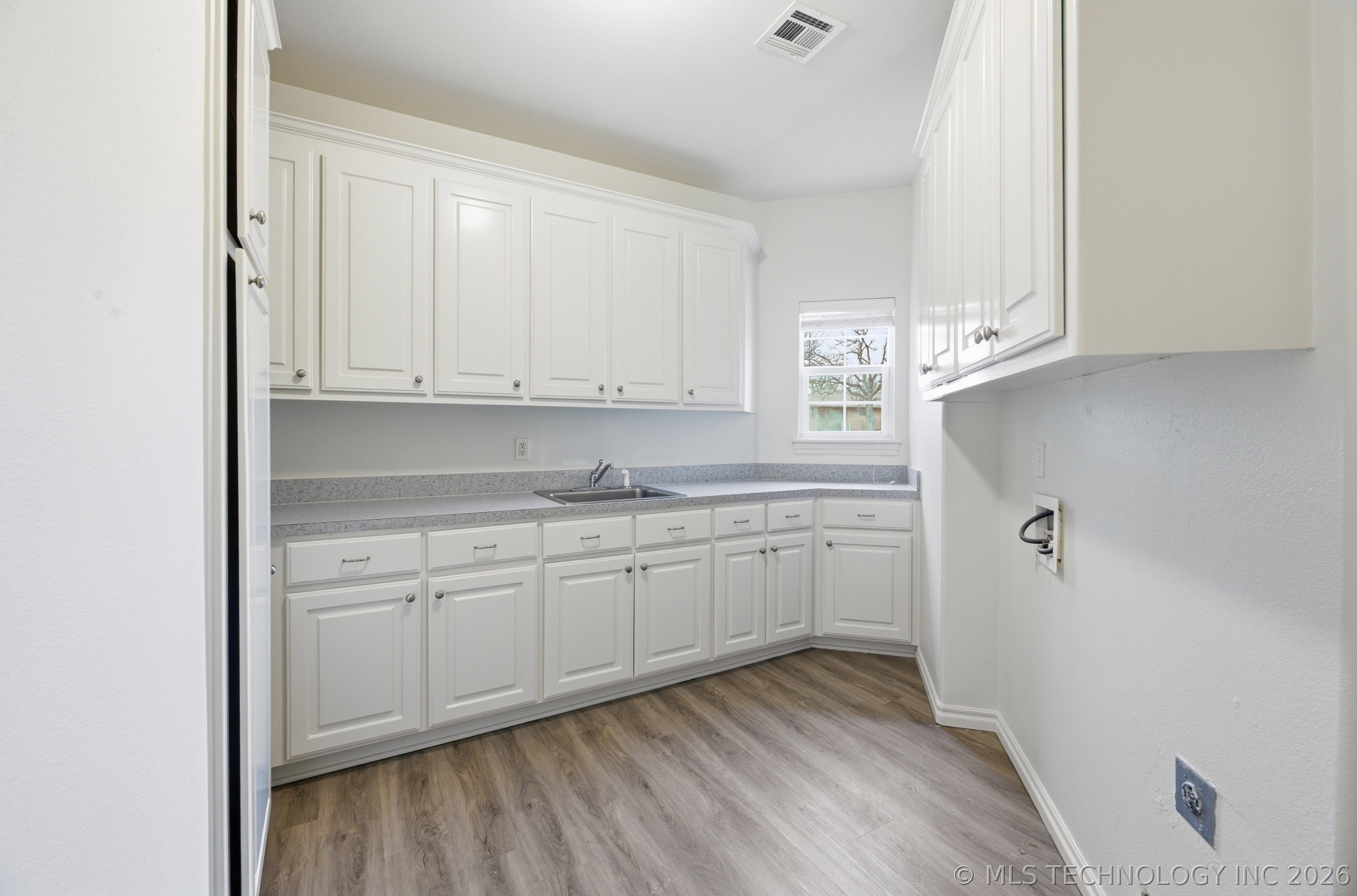 1501 E Fairview Avenue Property Photo 22