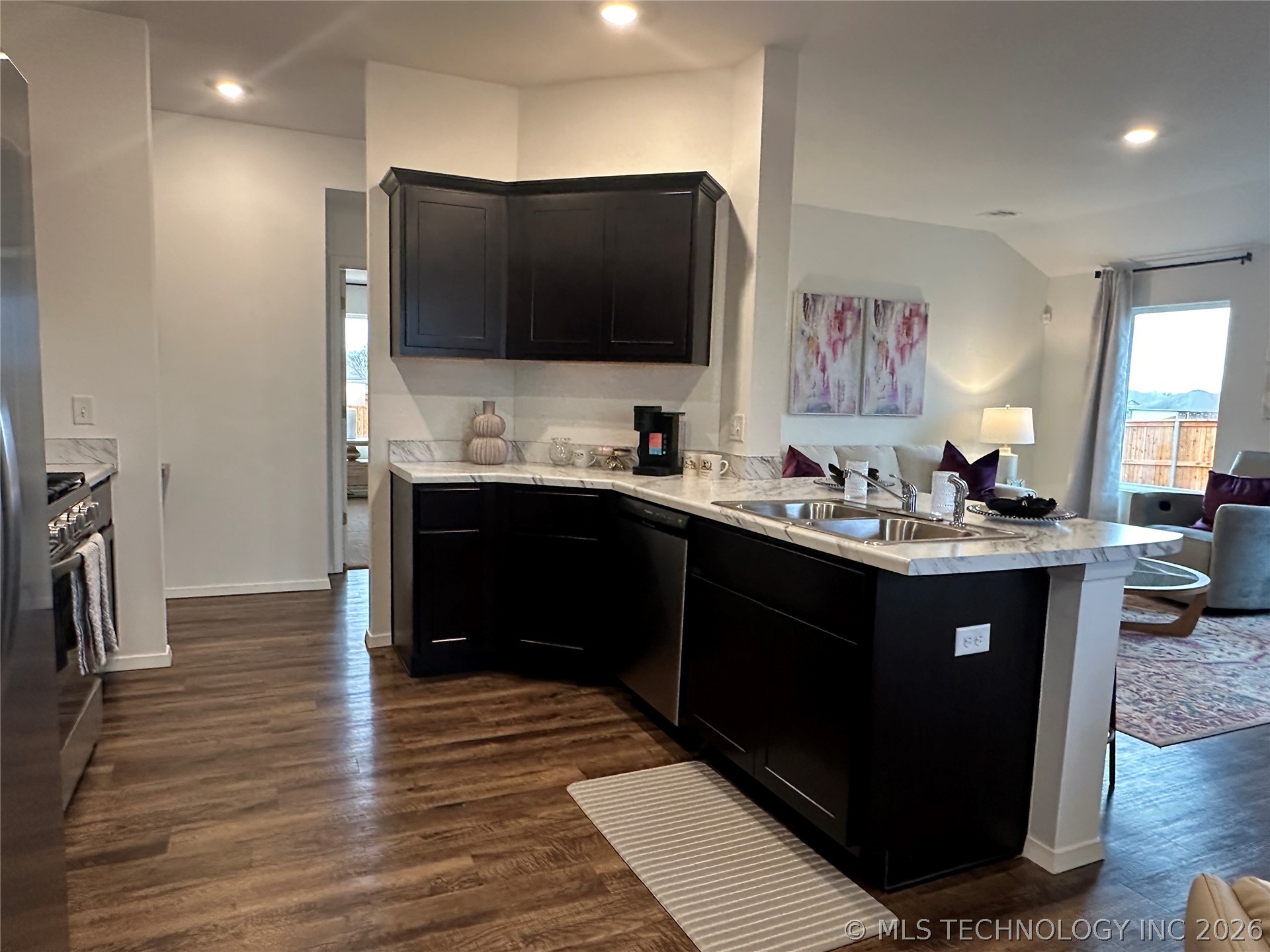 15711 Draft Street Property Photo 8