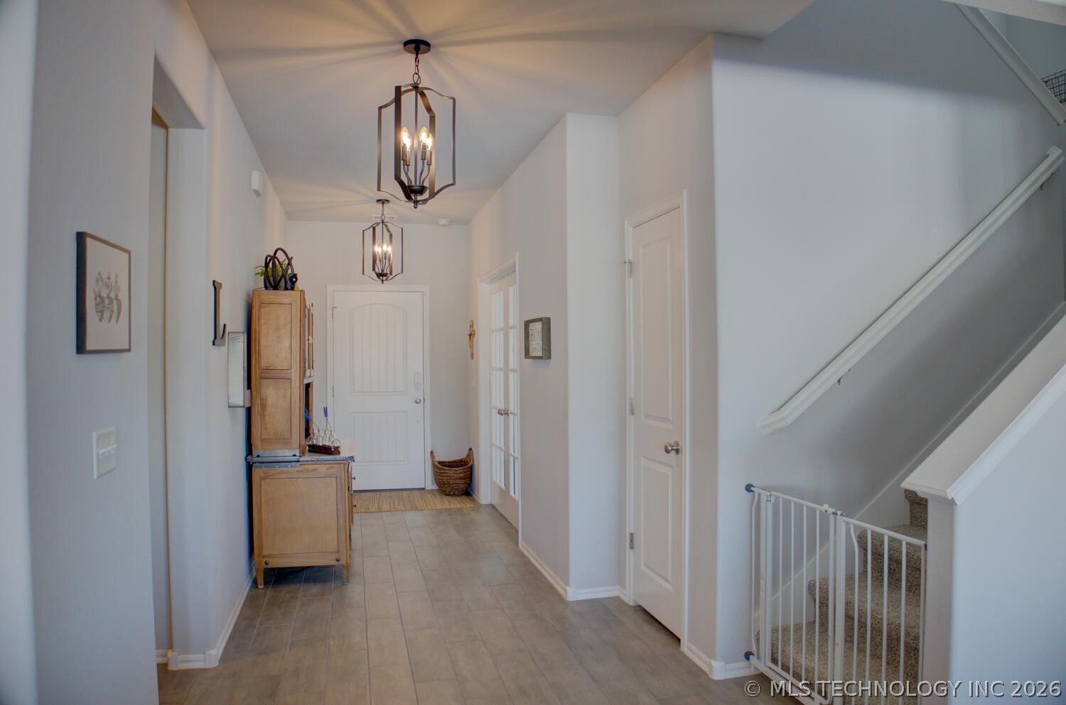 814 Honolulu Place Property Photo 3