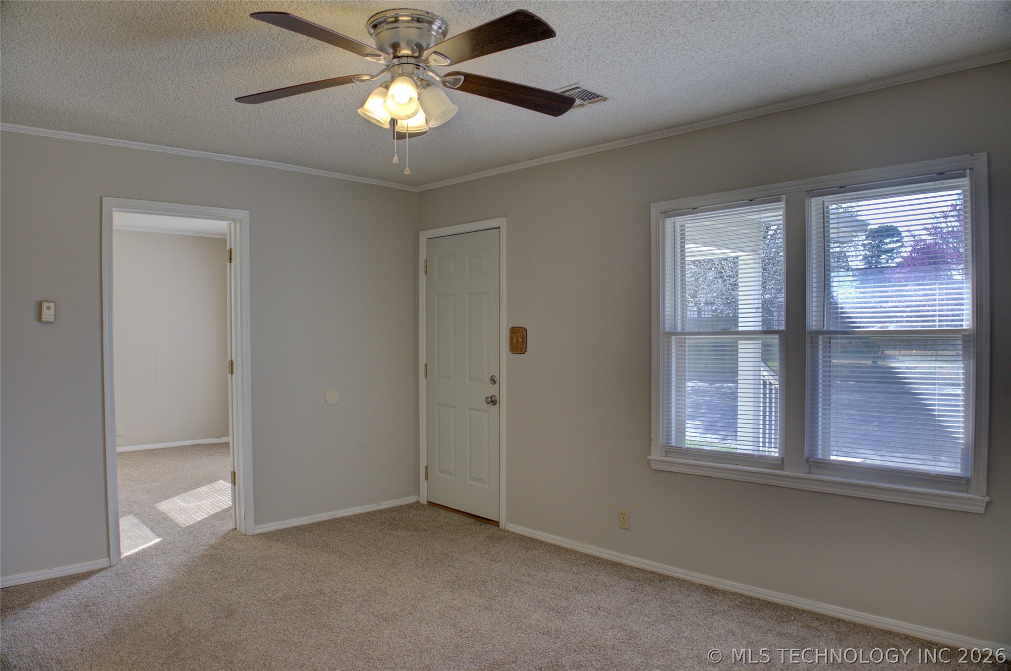 1325 S Delaware Avenue Property Photo 5
