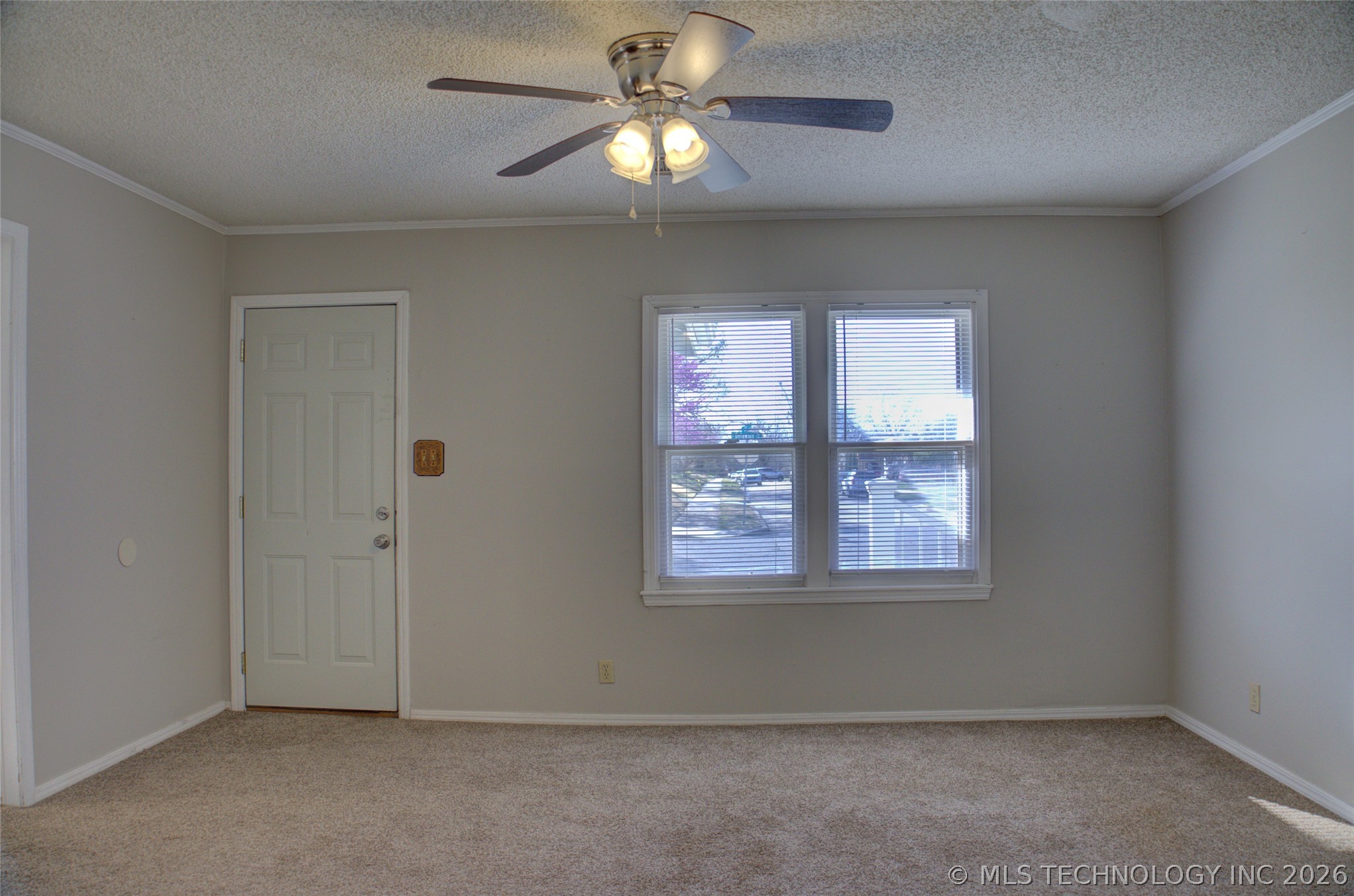 1325 S Delaware Avenue Property Photo 6