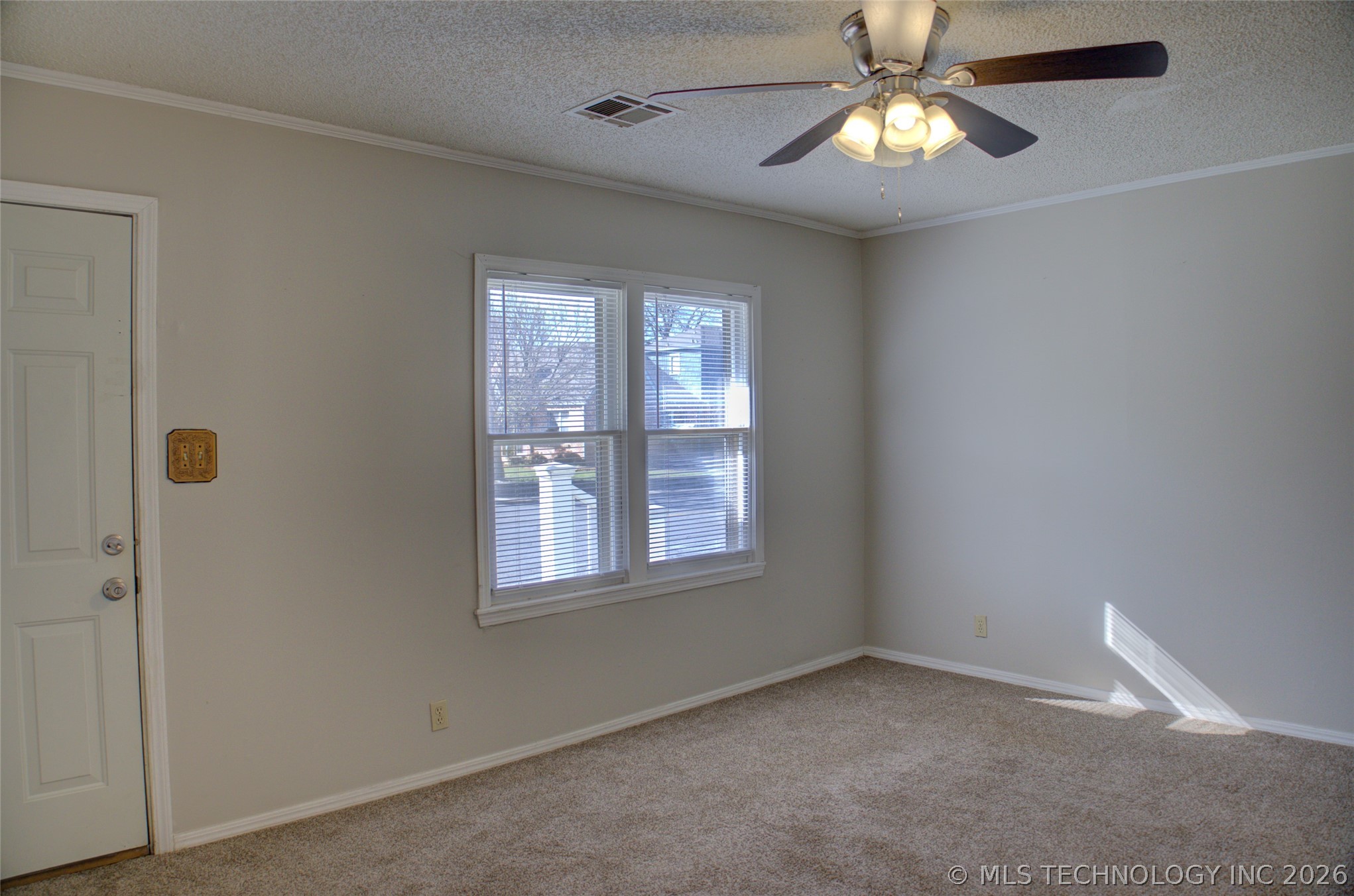 1325 S Delaware Avenue Property Photo 7