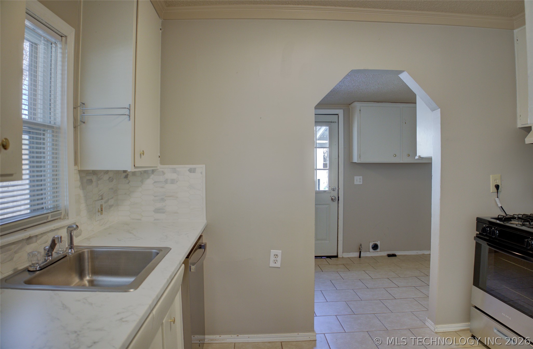 1325 S Delaware Avenue Property Photo 16