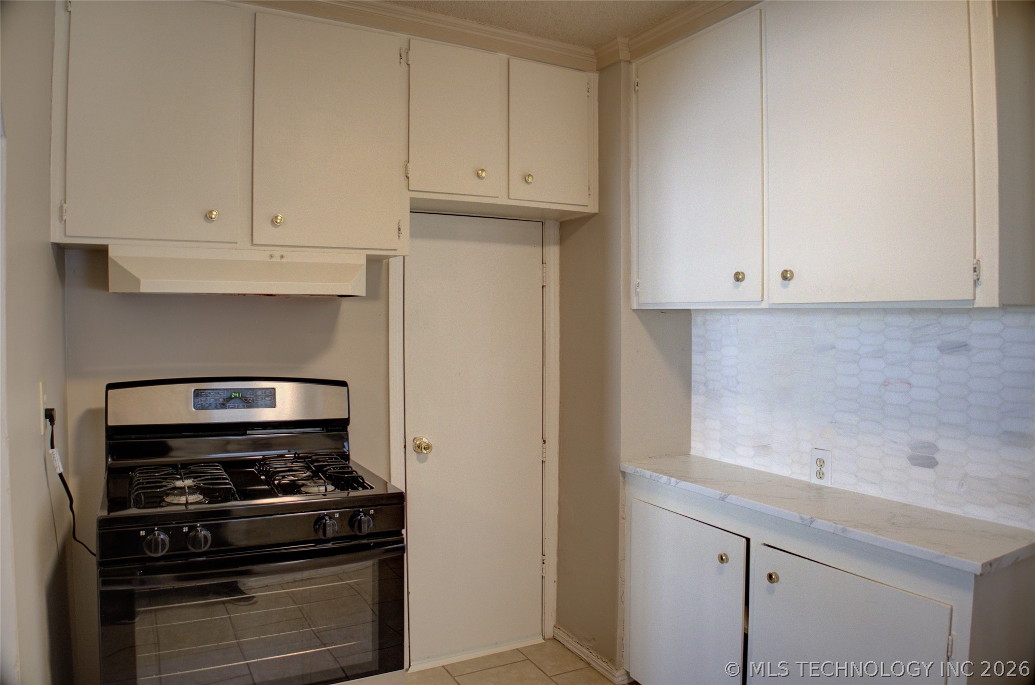 1325 S Delaware Avenue Property Photo 19
