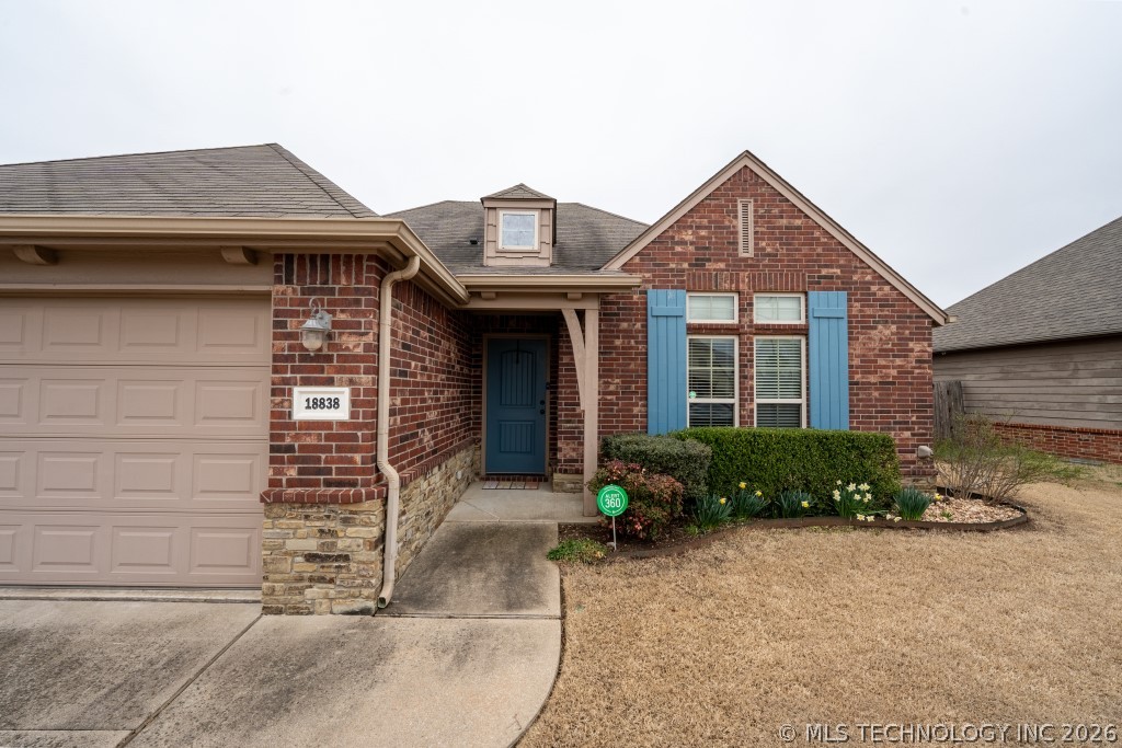 18838 E 47th Street Property Photo 2