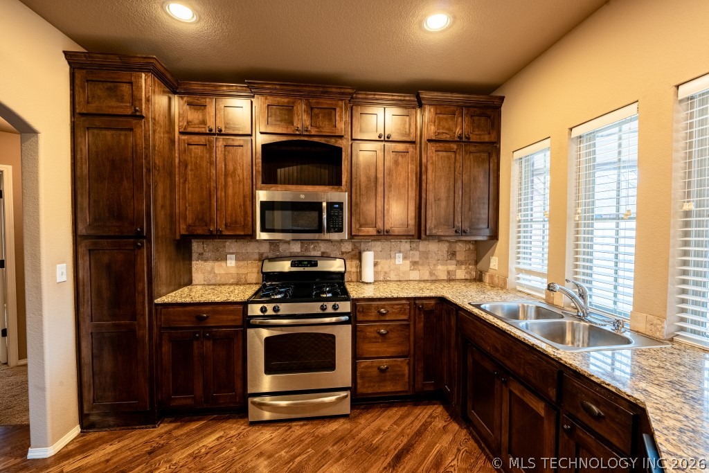 18838 E 47th Street Property Photo 9