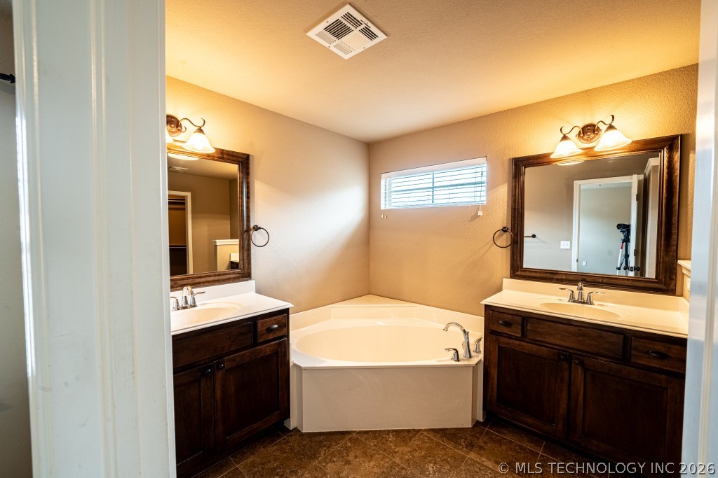 18838 E 47th Street Property Photo 19