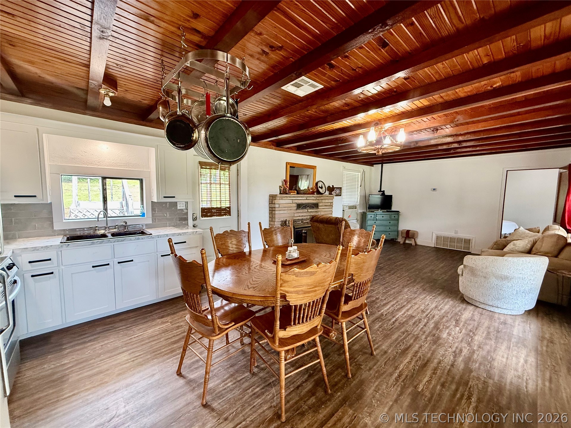 19442 W 929 Property Photo 10