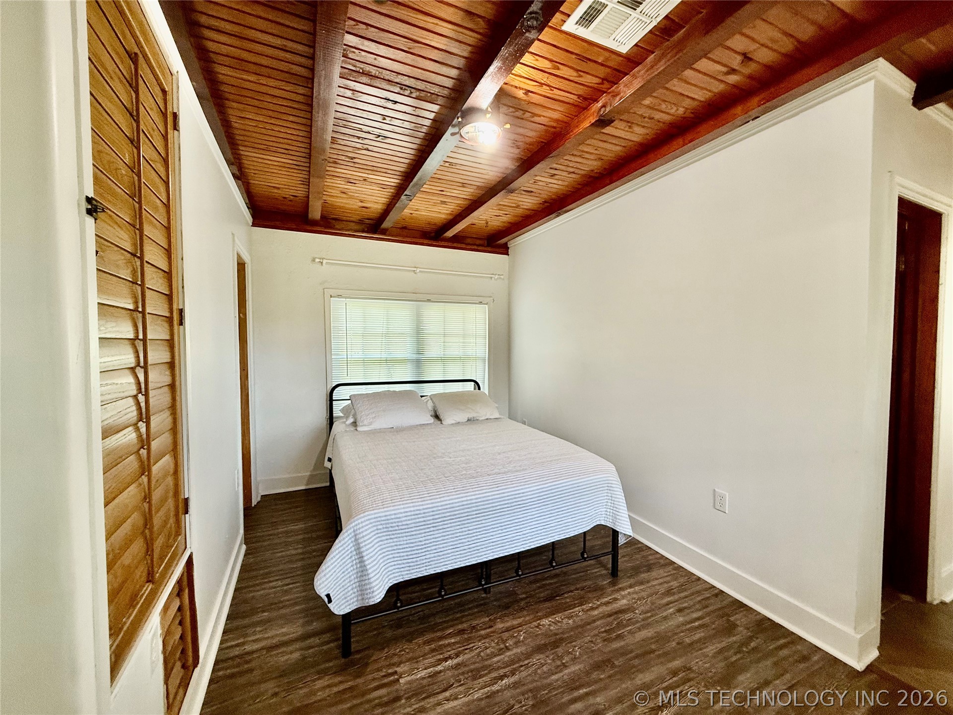 19442 W 929 Property Photo 11