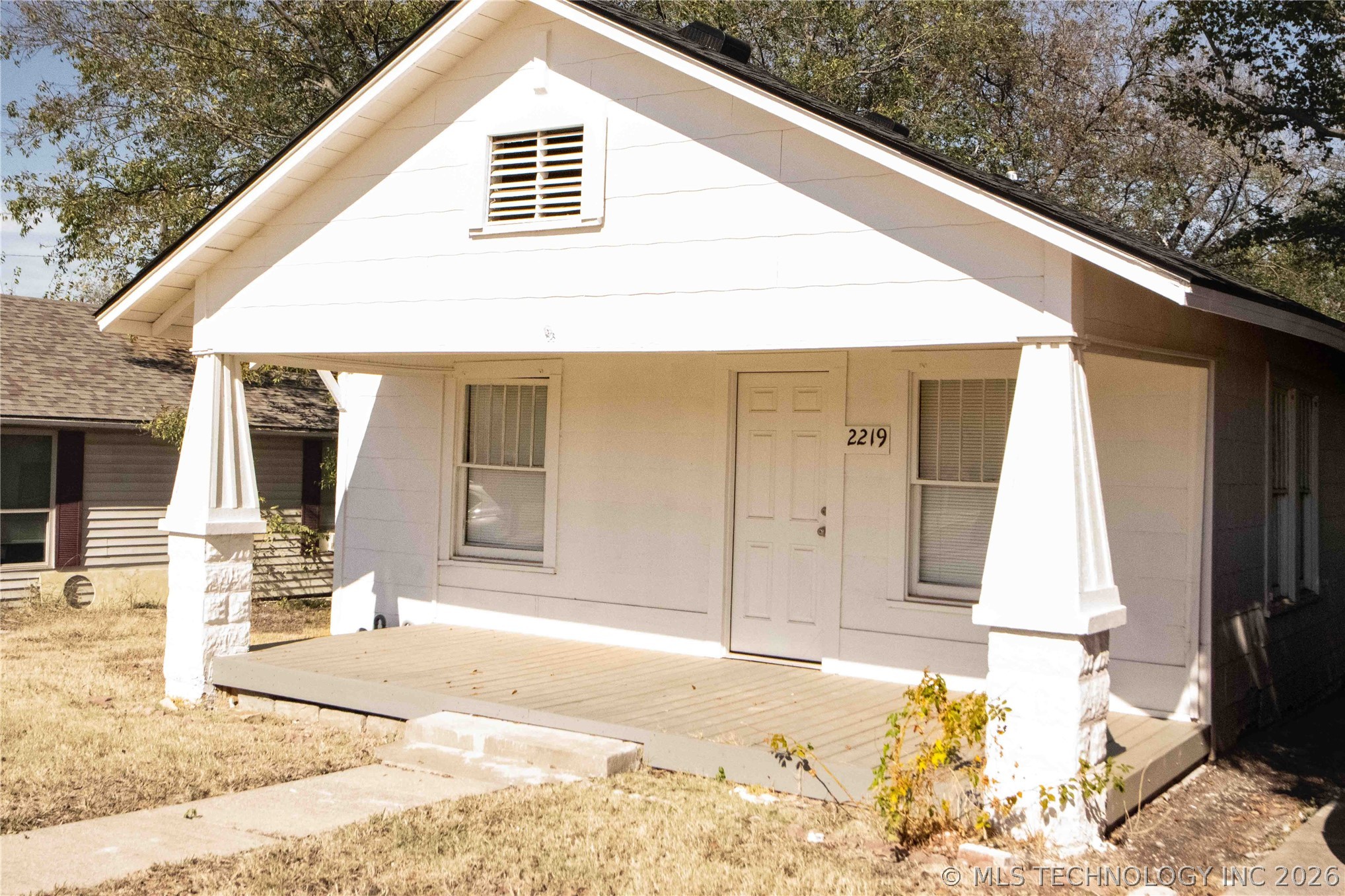 2219 W 41st Street Property Photo 1