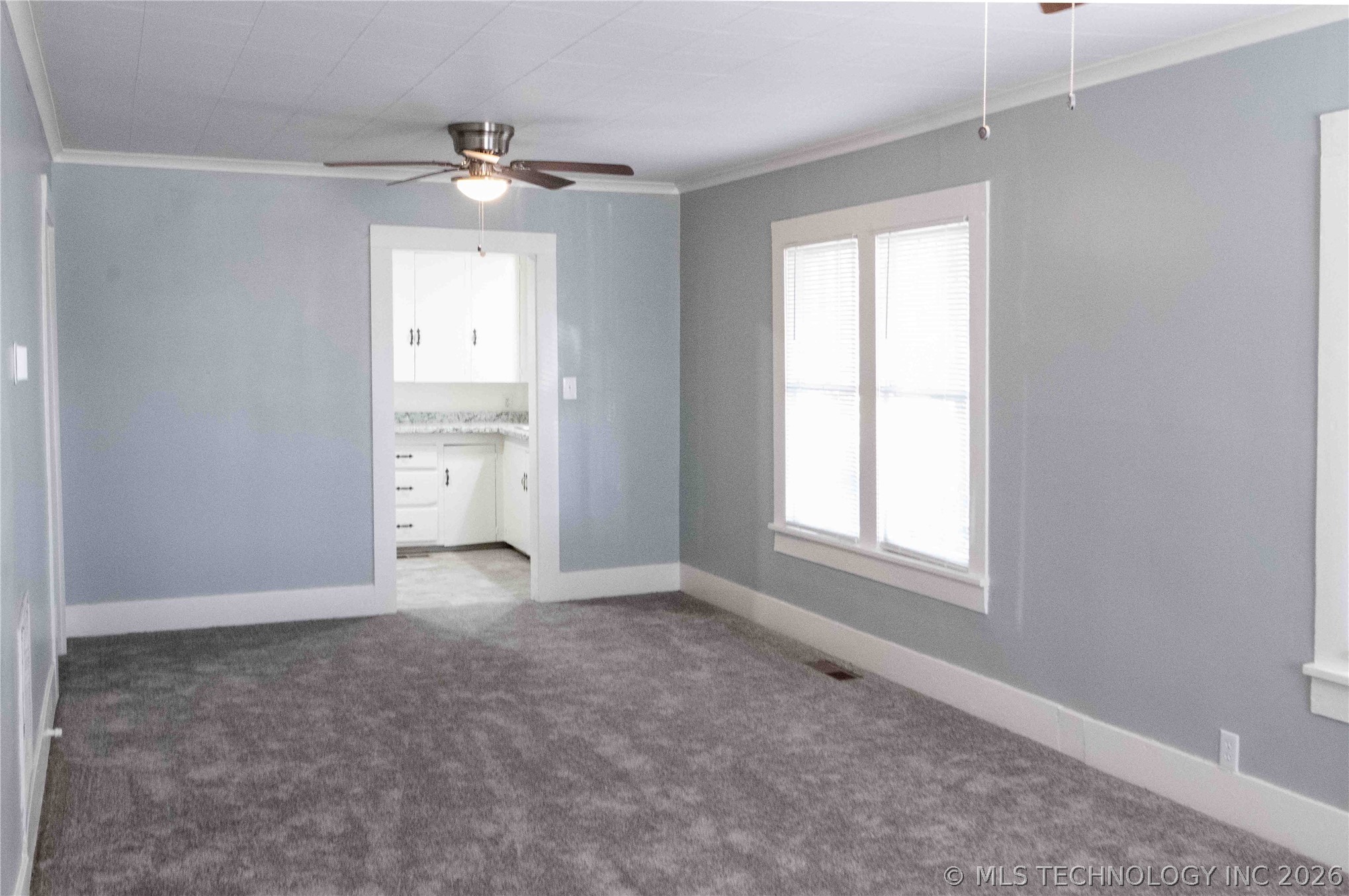 2219 W 41st Street Property Photo 4
