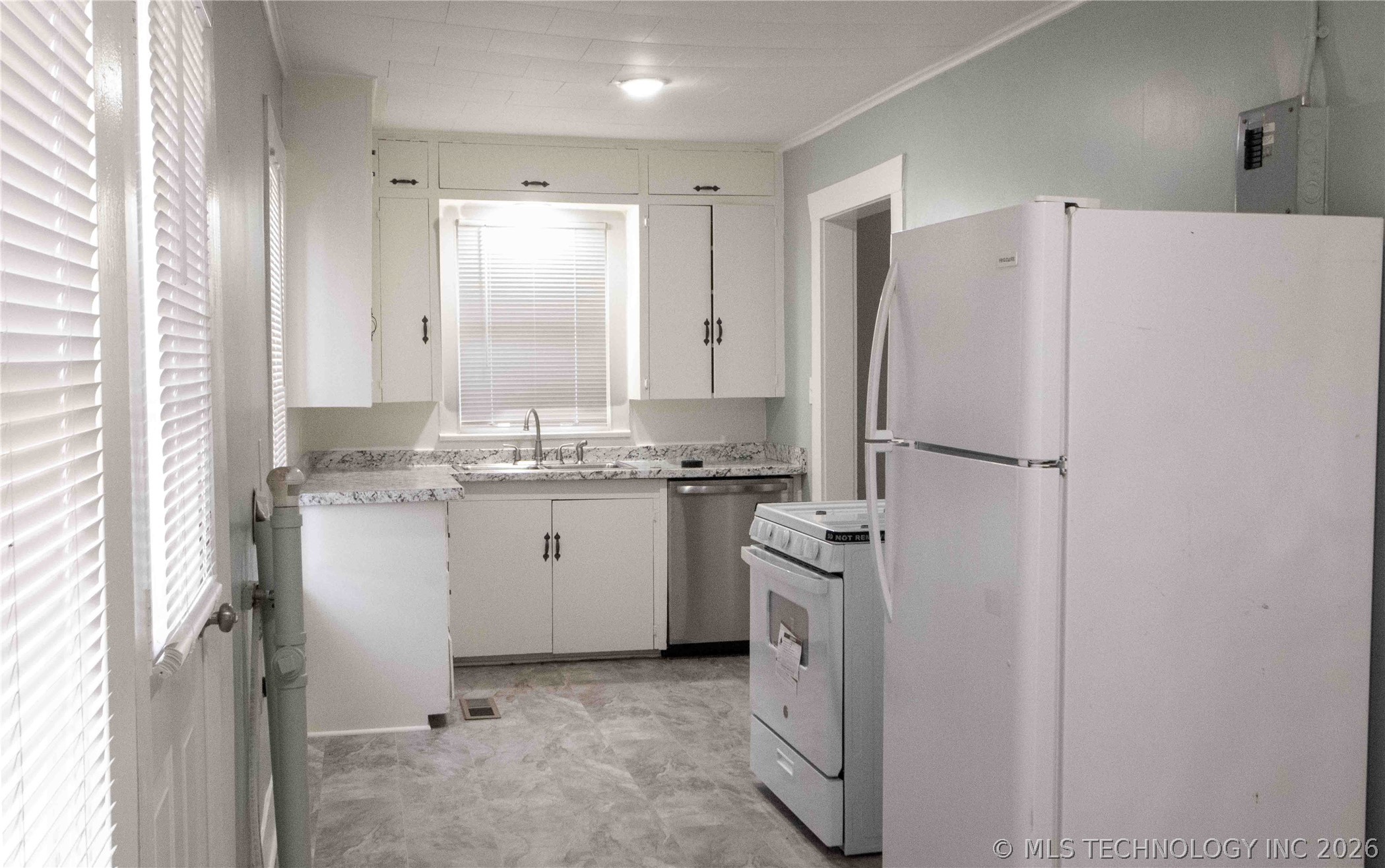 2219 W 41st Street Property Photo 6