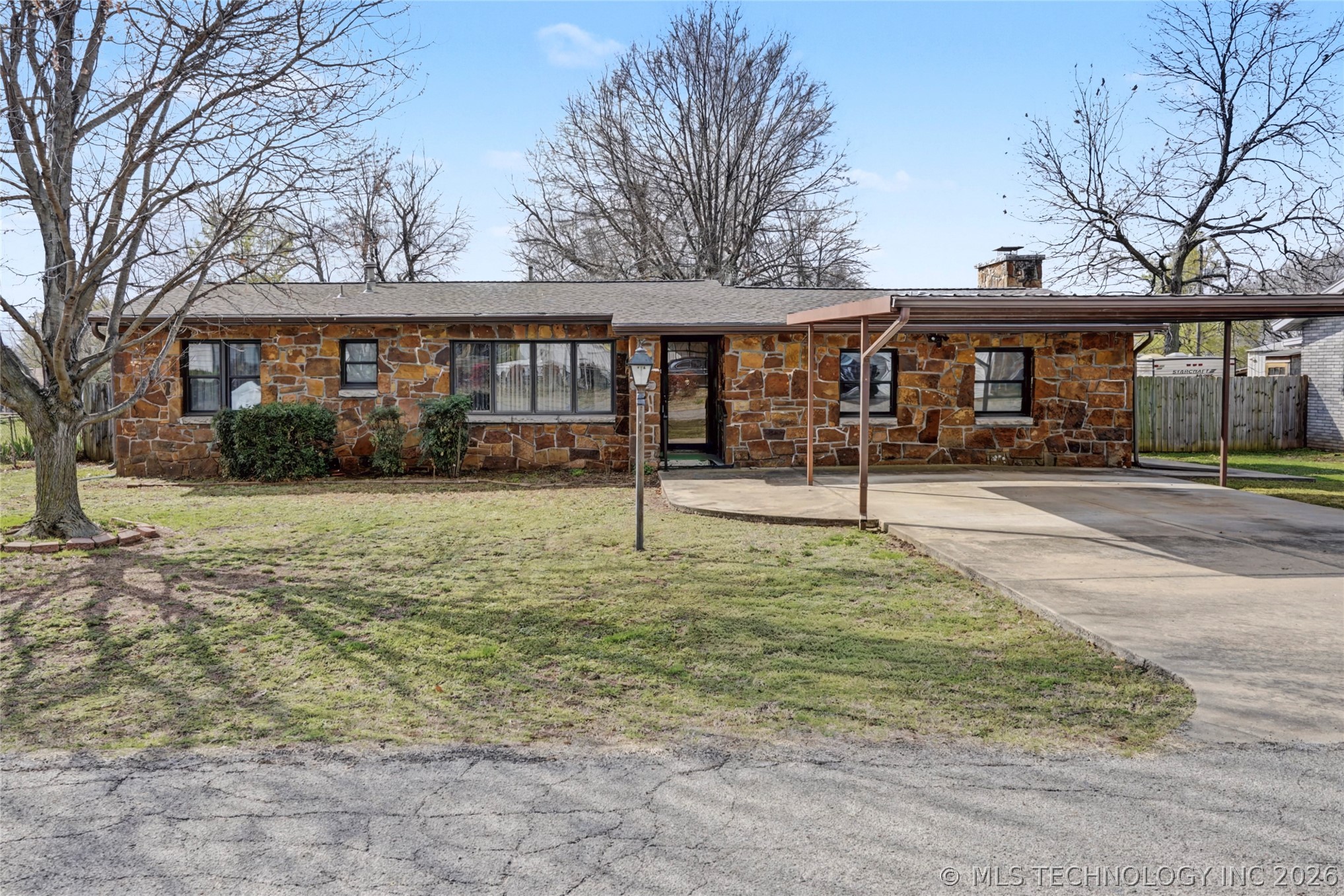 502 W 43rd Street Property Photo 1
