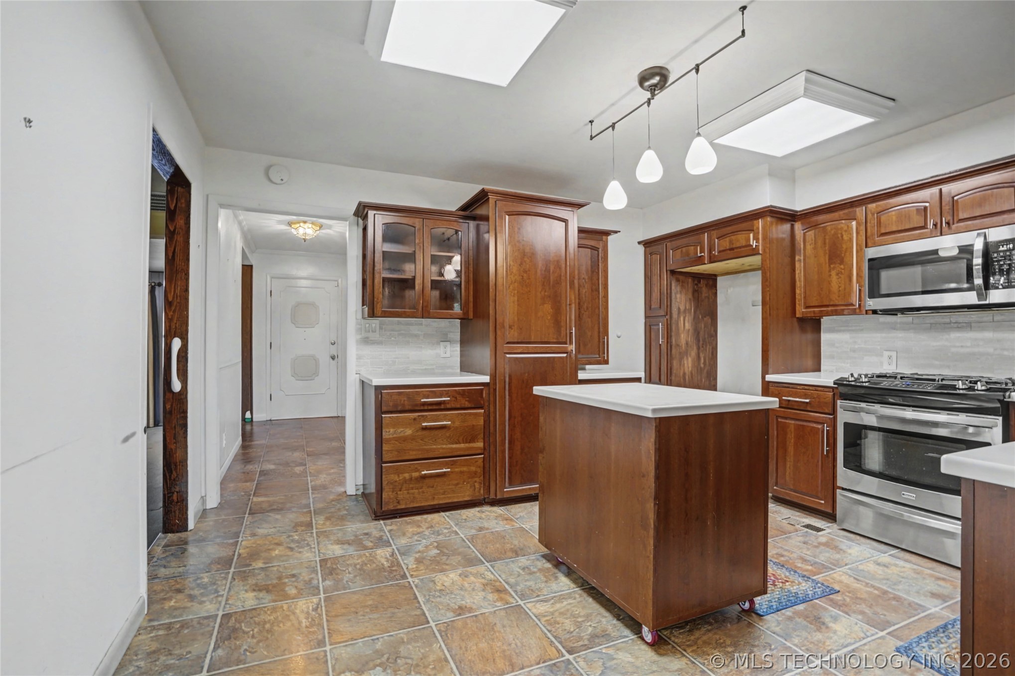 502 W 43rd Street Property Photo 10