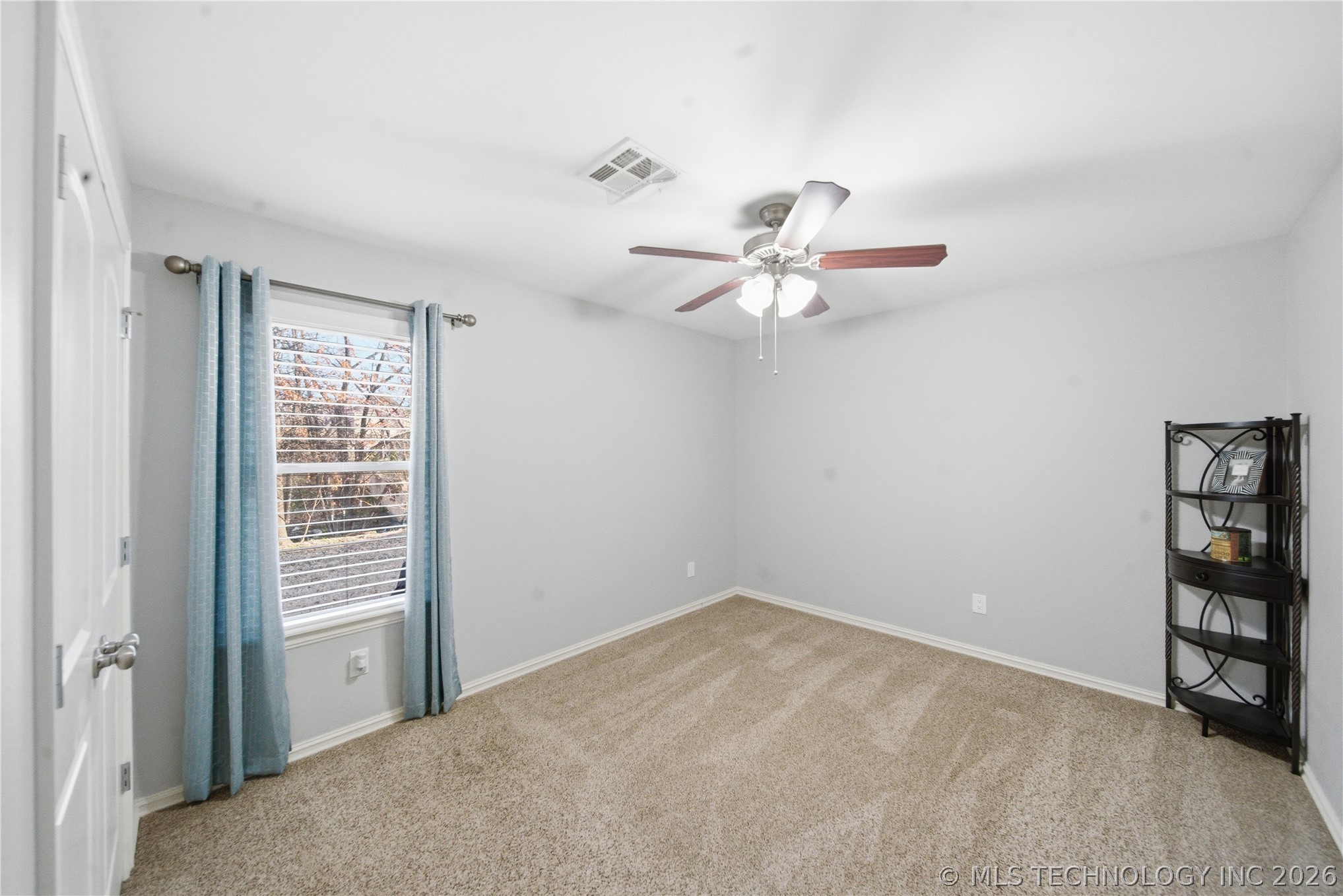 1124 W Fargo Drive Property Photo 19