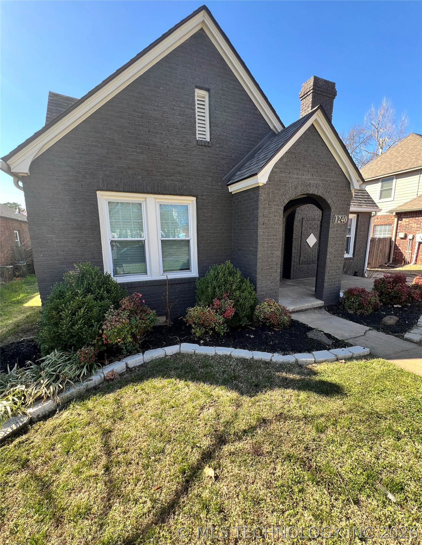 1240 S Birmingham Avenue Property Photo 2