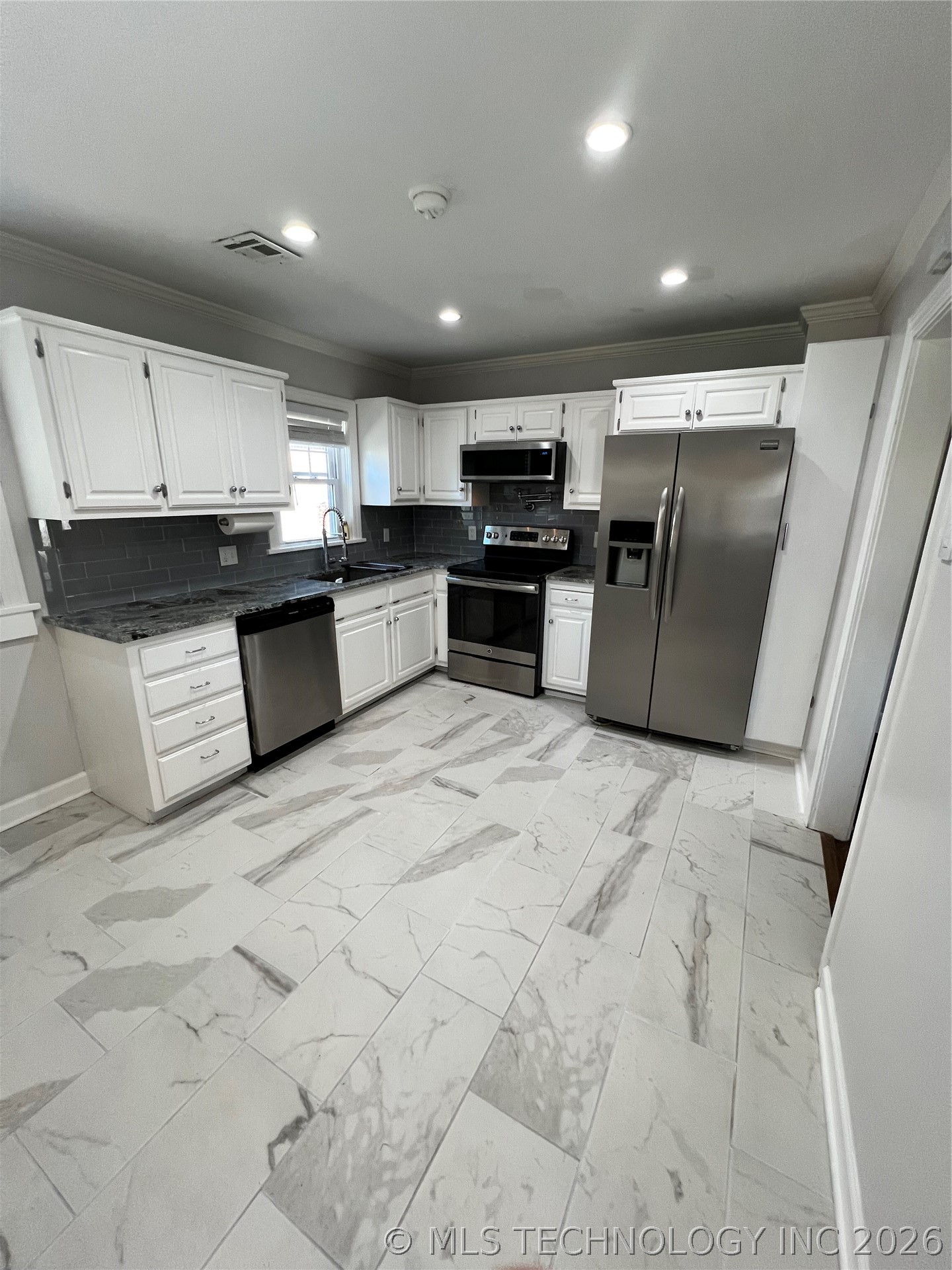 1240 S Birmingham Avenue Property Photo 7