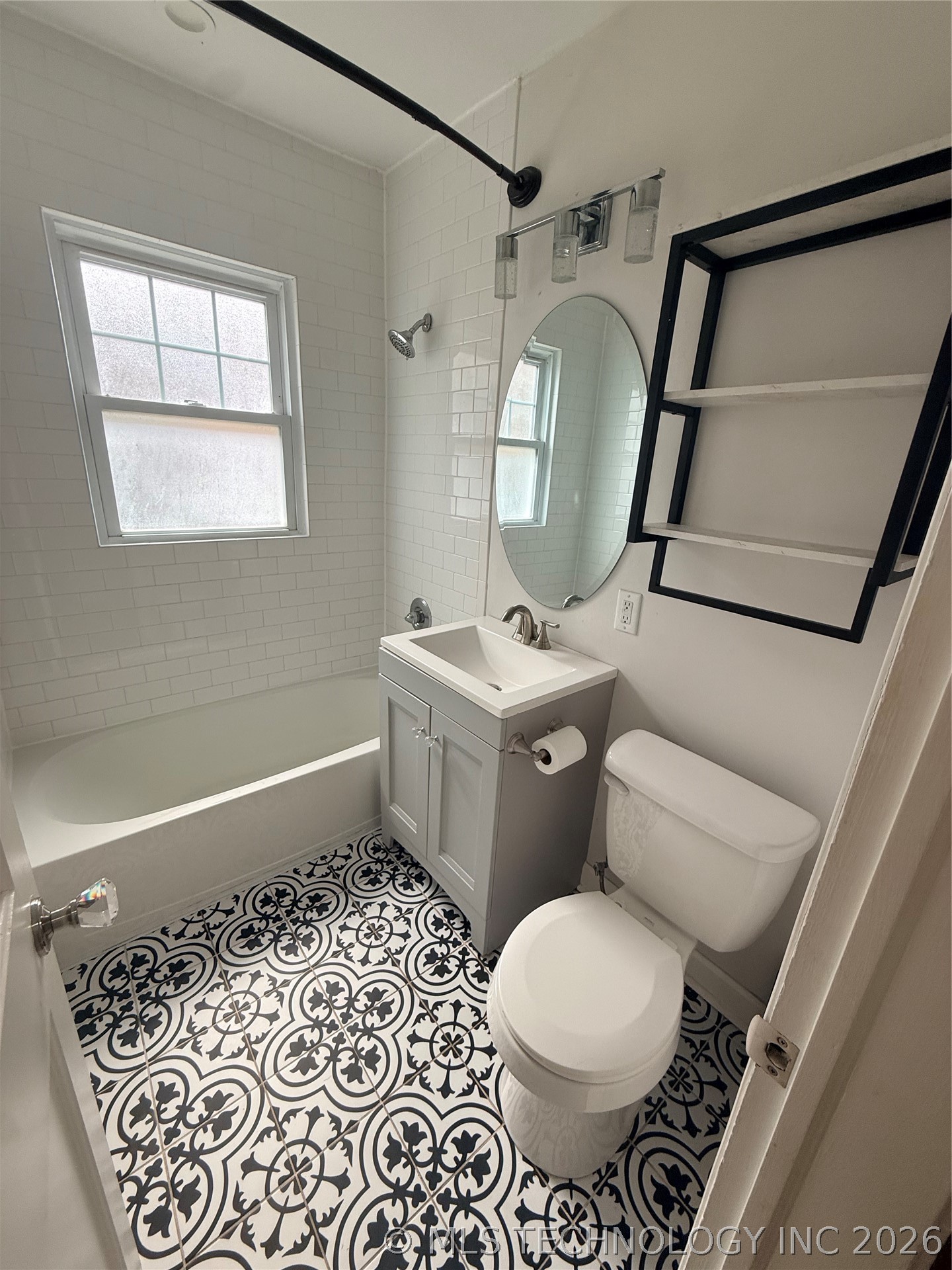 1240 S Birmingham Avenue Property Photo 9