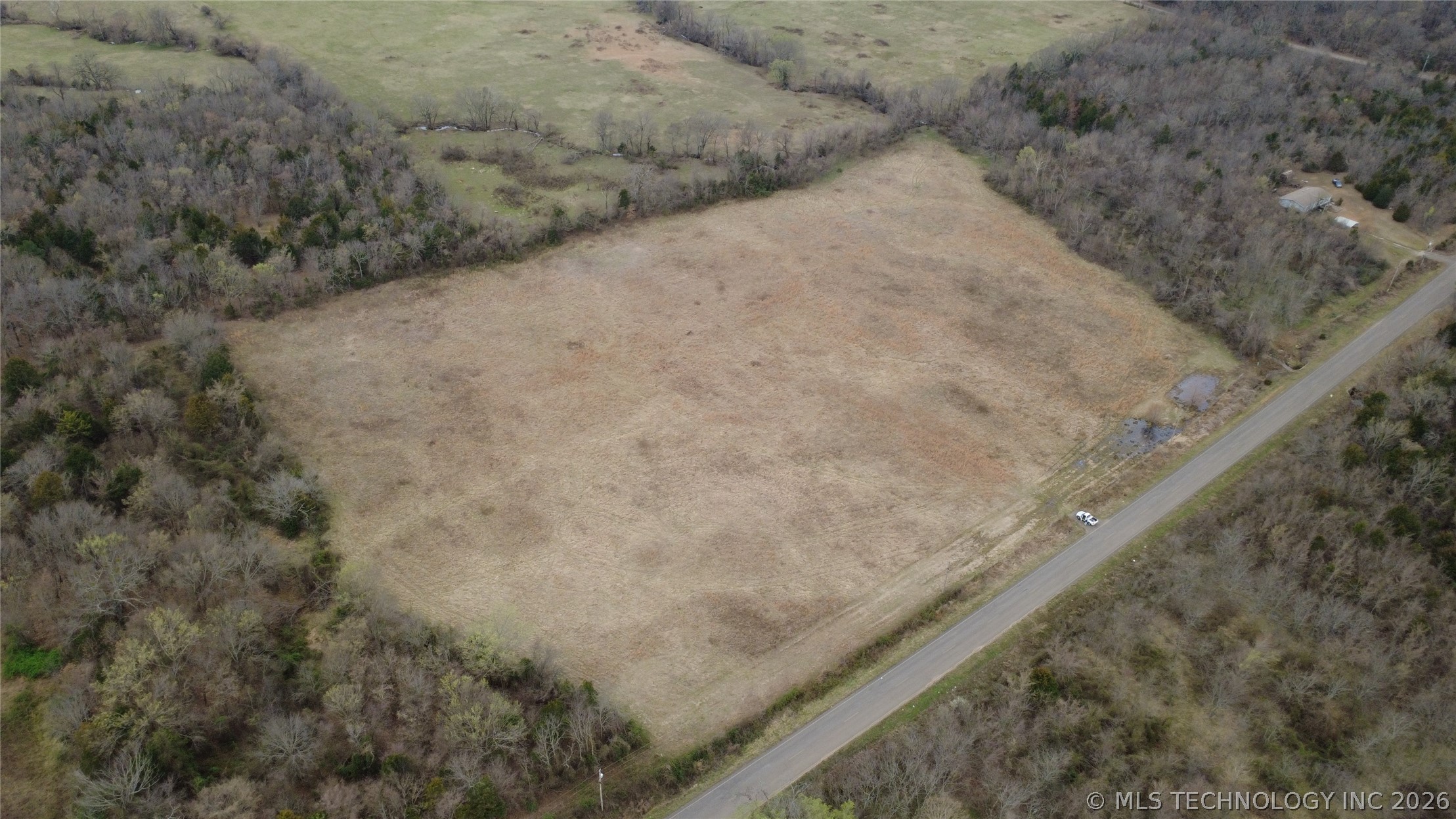 E 860 Road Property Photo 3