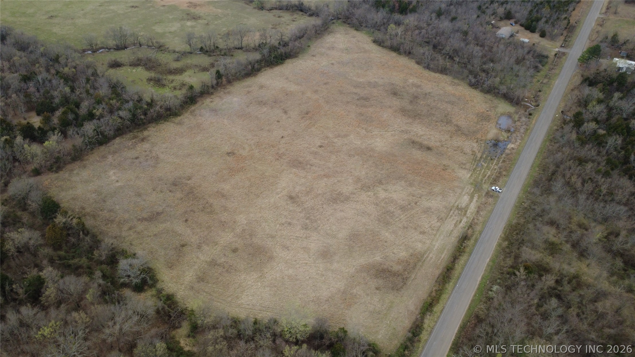E 860 Road Property Photo 4