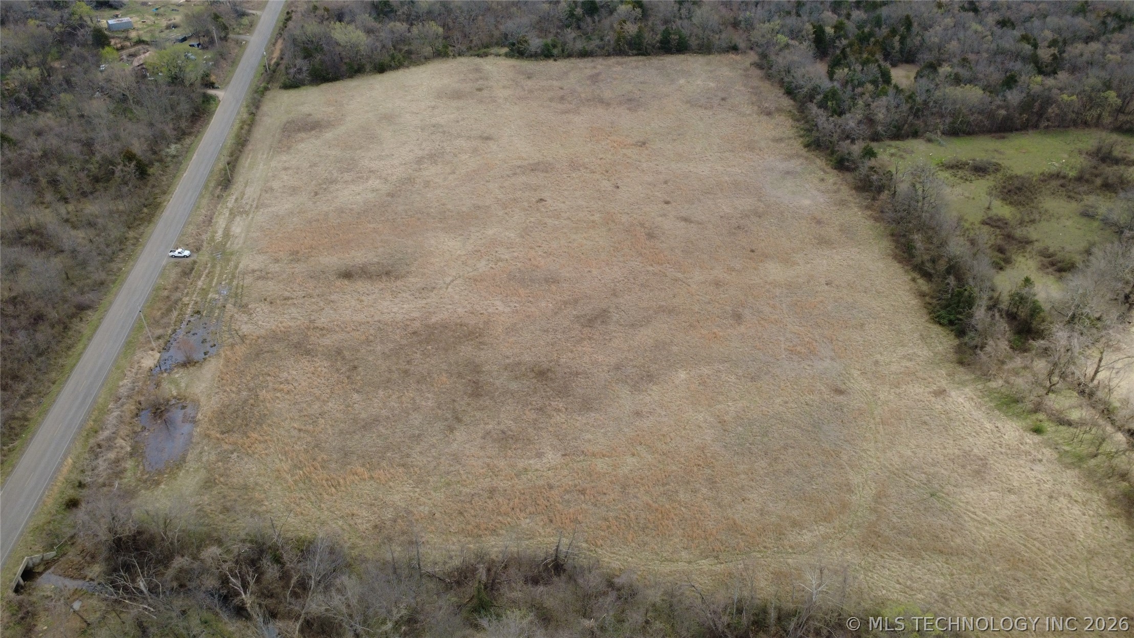 E 860 Road Property Photo 6