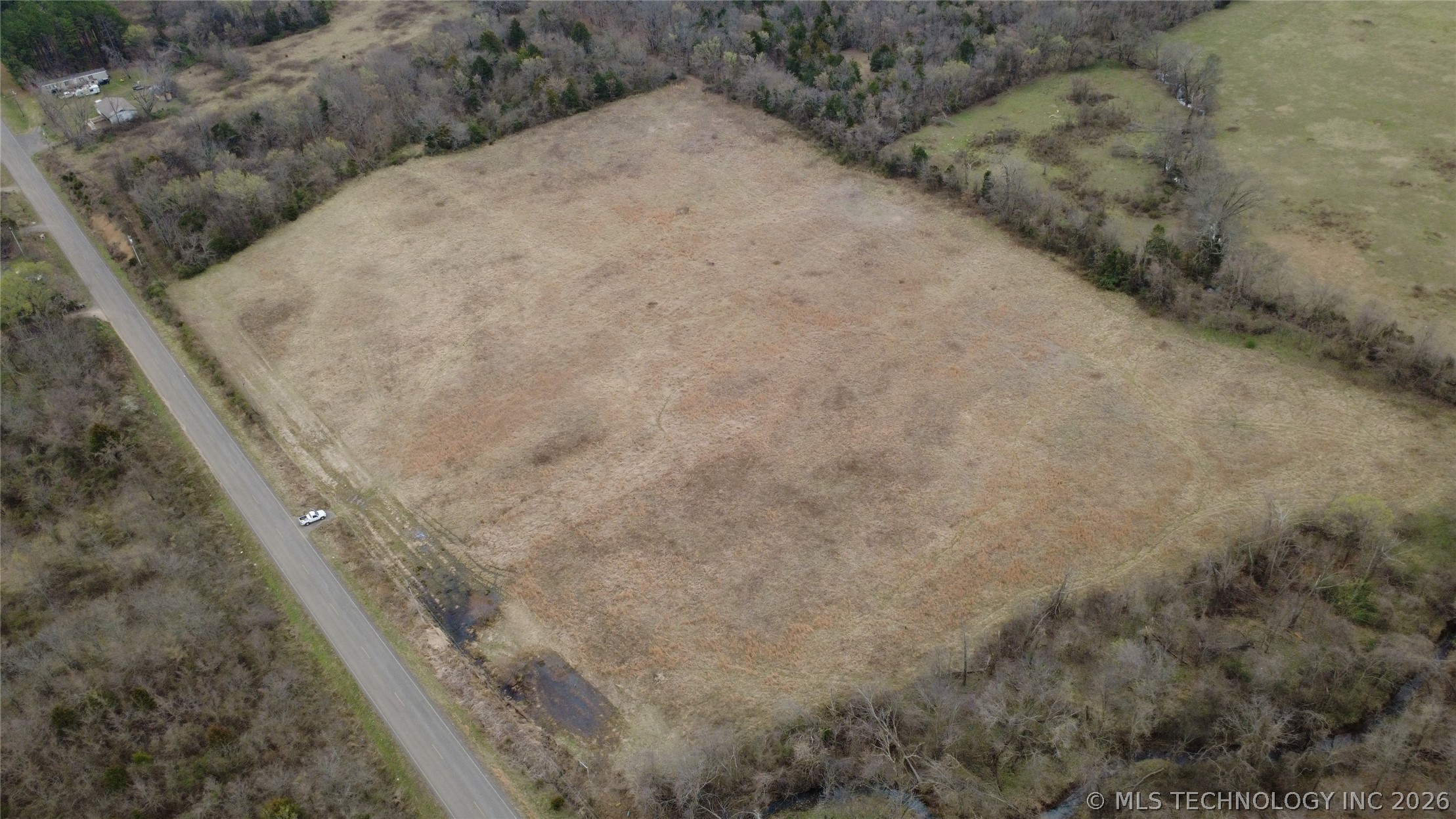 E 860 Road Property Photo 8