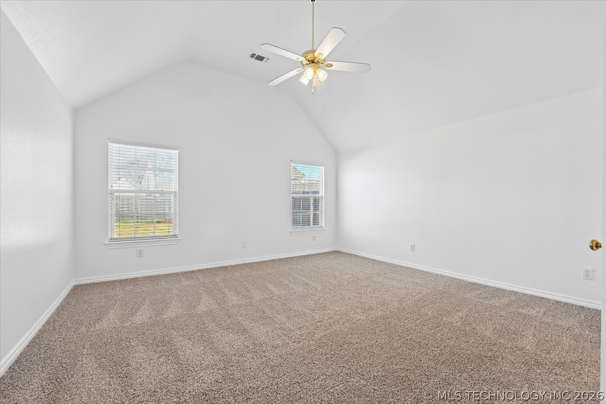 14101 E 87th Street N Property Photo 25