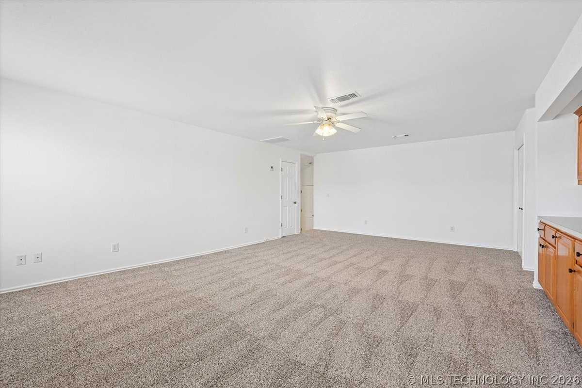 14101 E 87th Street N Property Photo 42