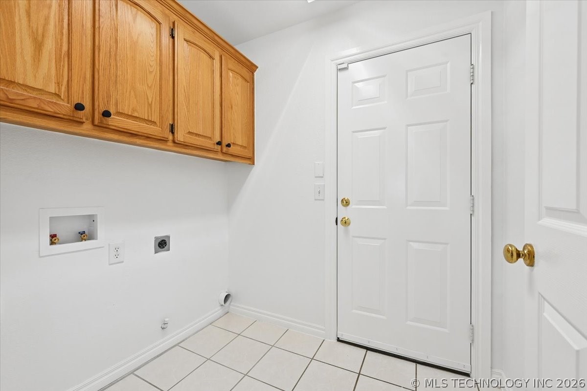 14101 E 87th Street N Property Photo 45