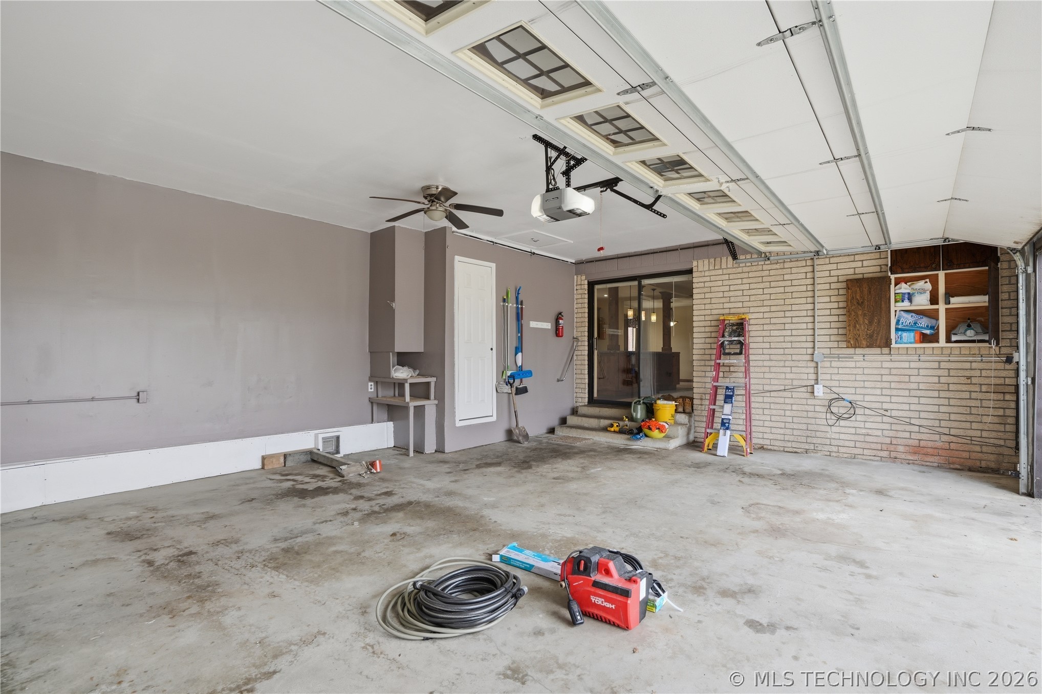 2374 N George Nigh Expressway Property Photo 7