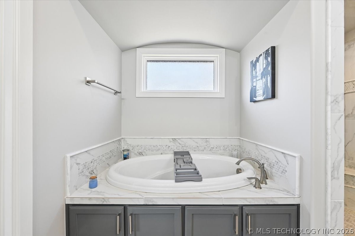 2517 E Olympia Street Property Photo 36